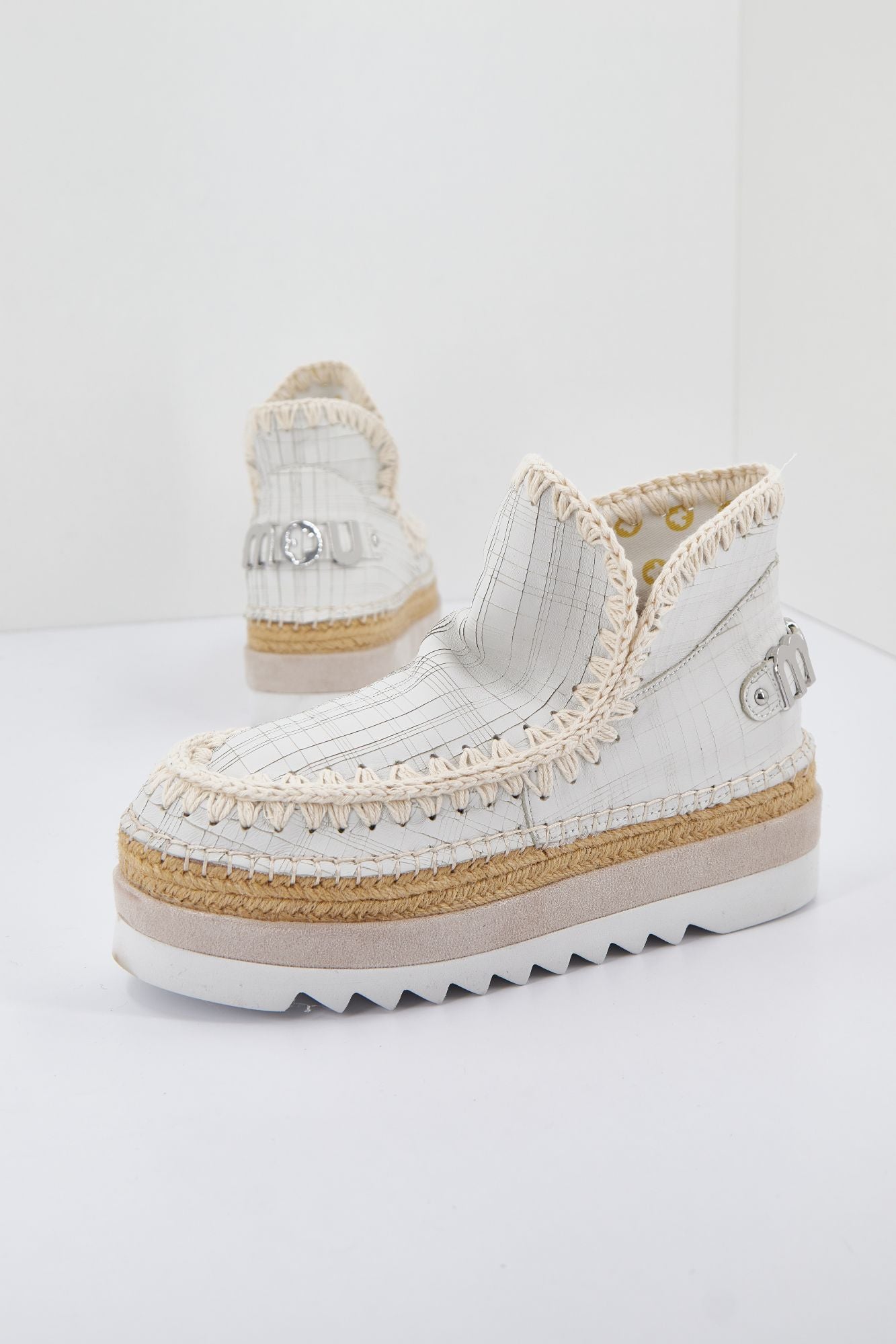 MOU SW301001C en color BLANCO (1)