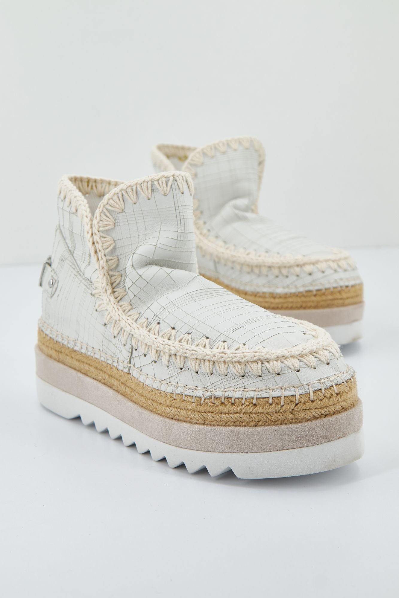 MOU SW301001C en color BLANCO (2)