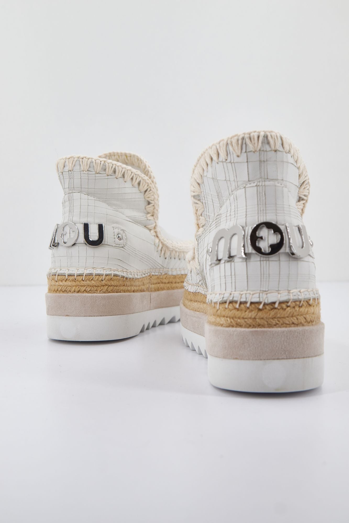 MOU SW301001C en color BLANCO (3)