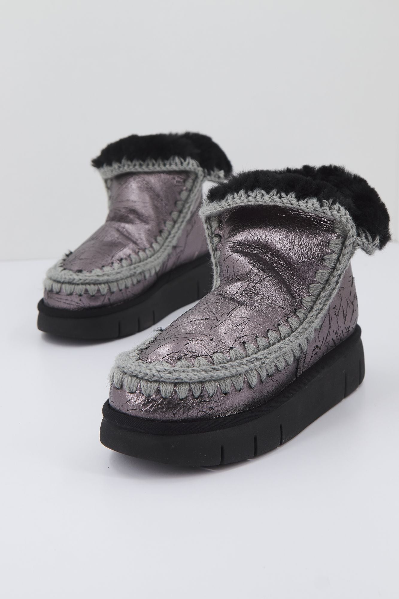 MOU ESKIMO 18 en color BRONCE (1)