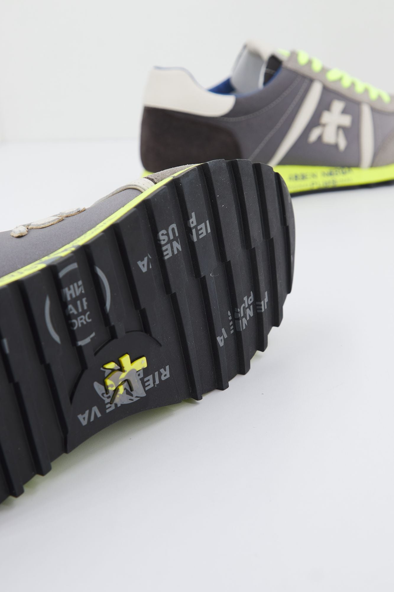 PREMIATA LUCY 1313E en color GRIS (4)