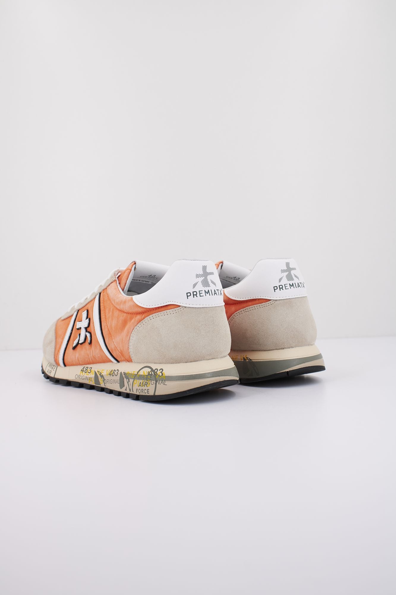 PREMIATA LUCY en color NARANJA (3)