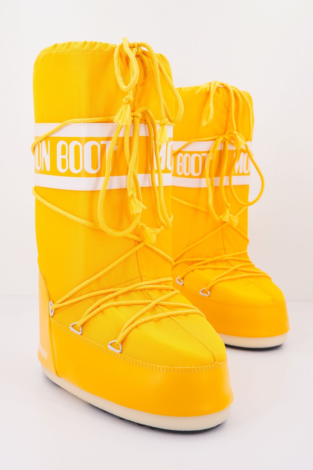 MOON BOOT 14004400 084 en color AMARILLO (2)