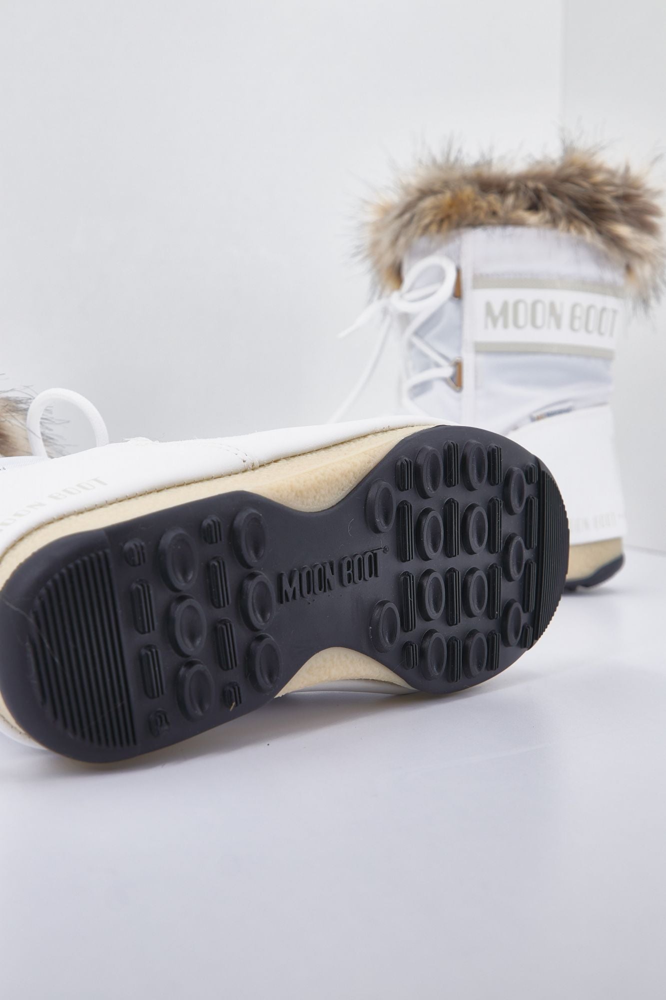MOON BOOT 24008800 002 en color BLANCO (4)