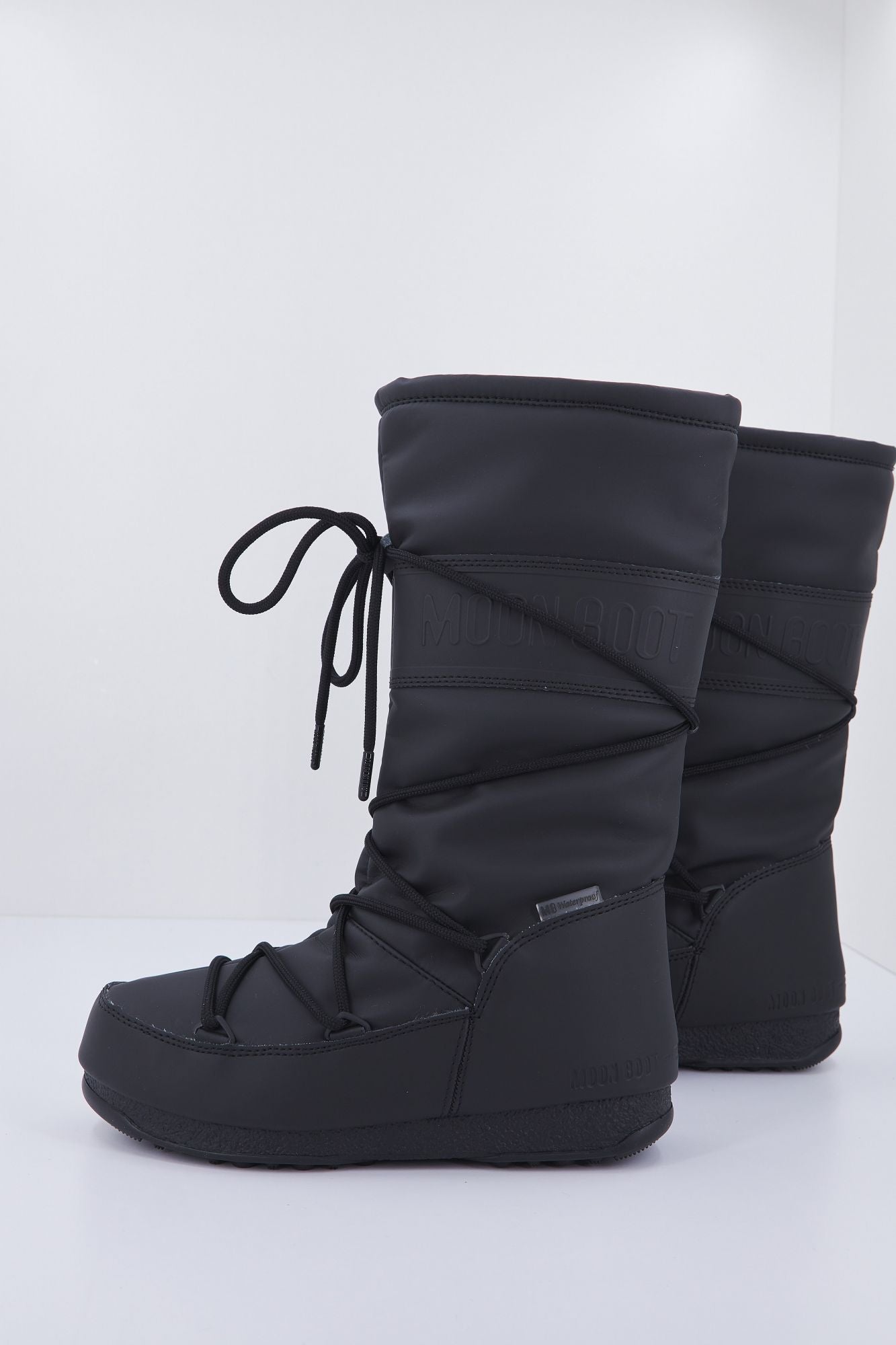 MOON BOOT 24010200 001 en color NEGRO (2)