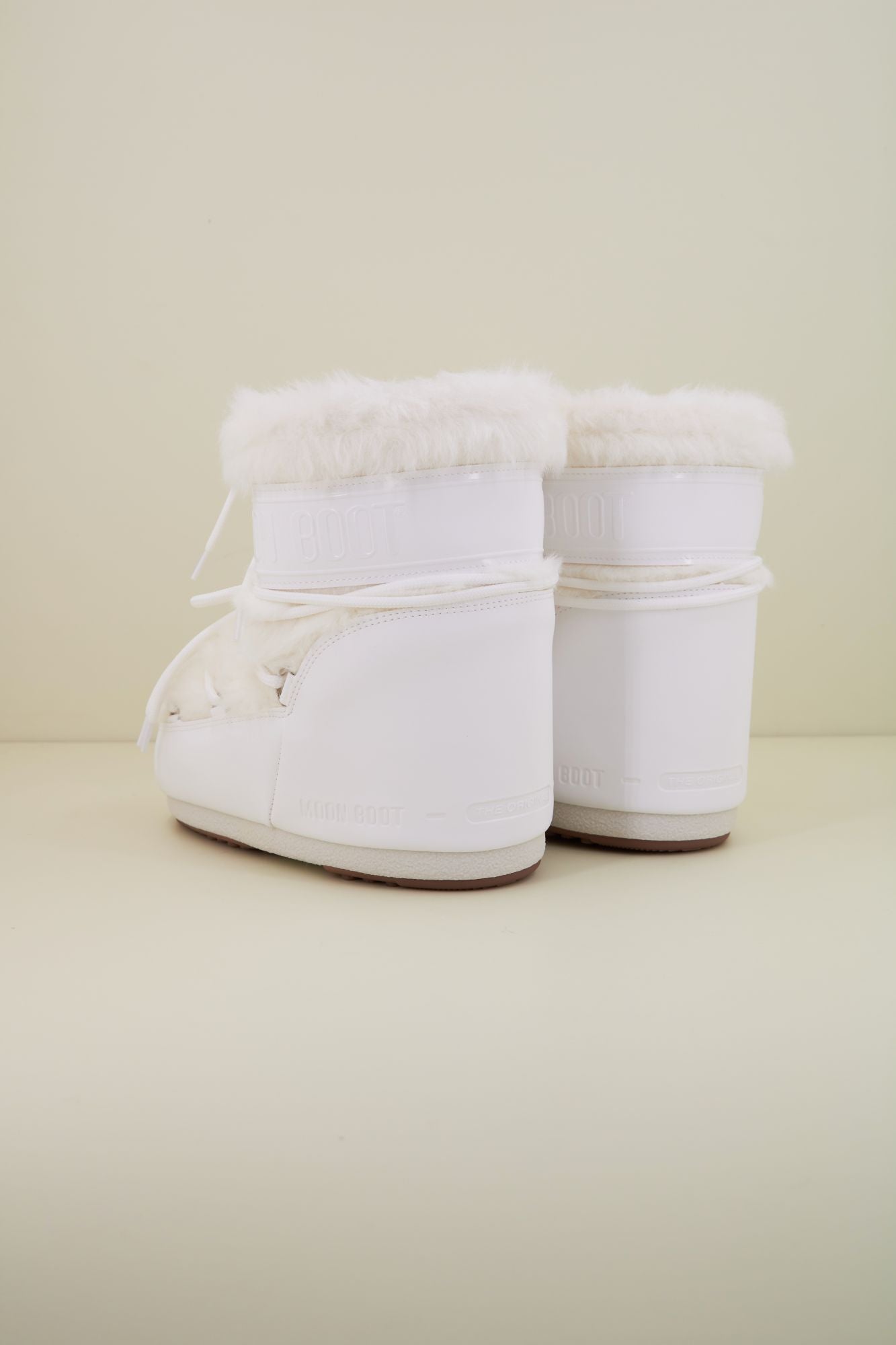 MOON BOOT MB ICON LOW FAUX FUR en color BLANCO (3)