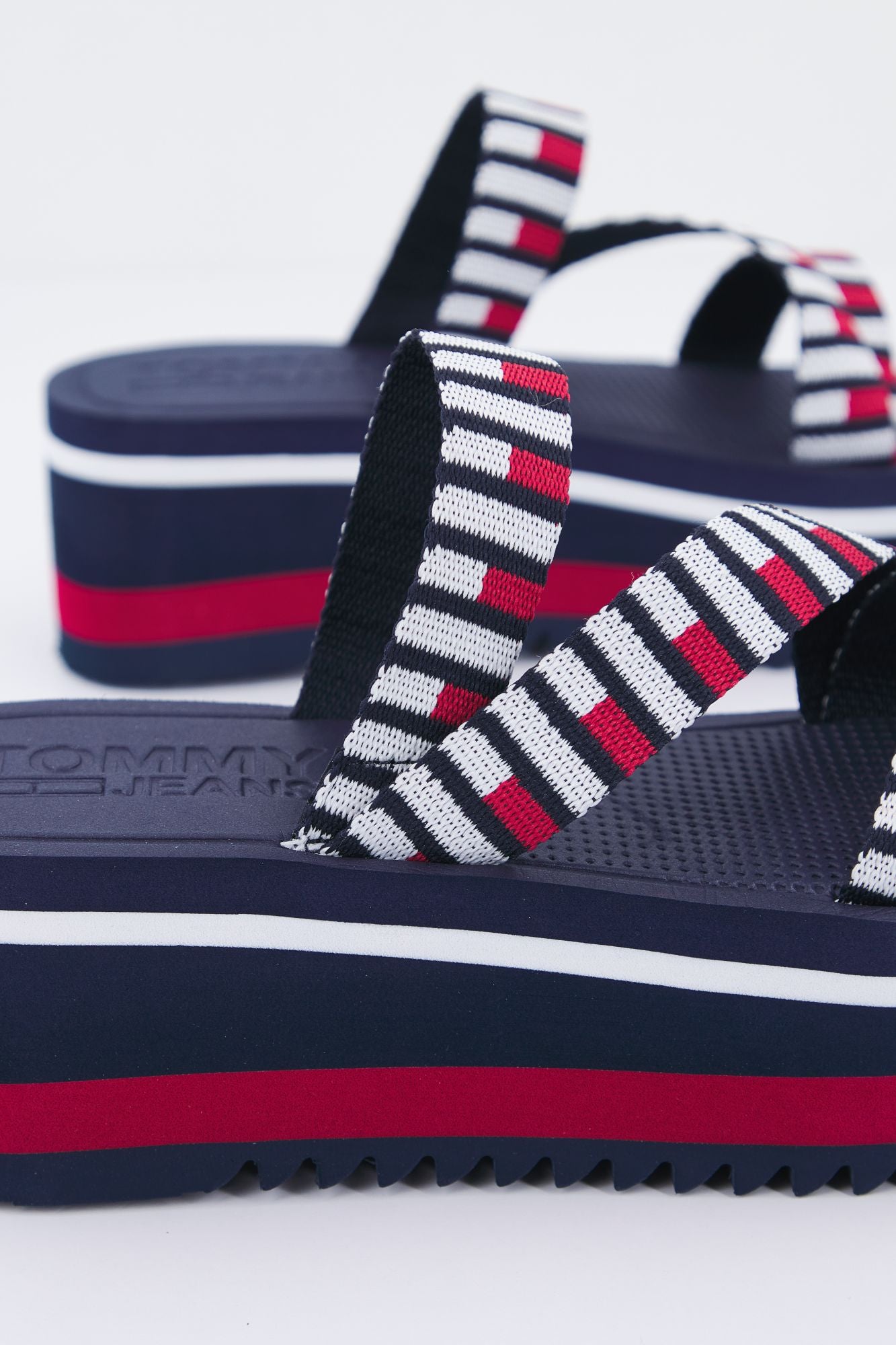 TOMMY JEANS FLAG WEBBING FLATFORM MU en color AZUL (4)