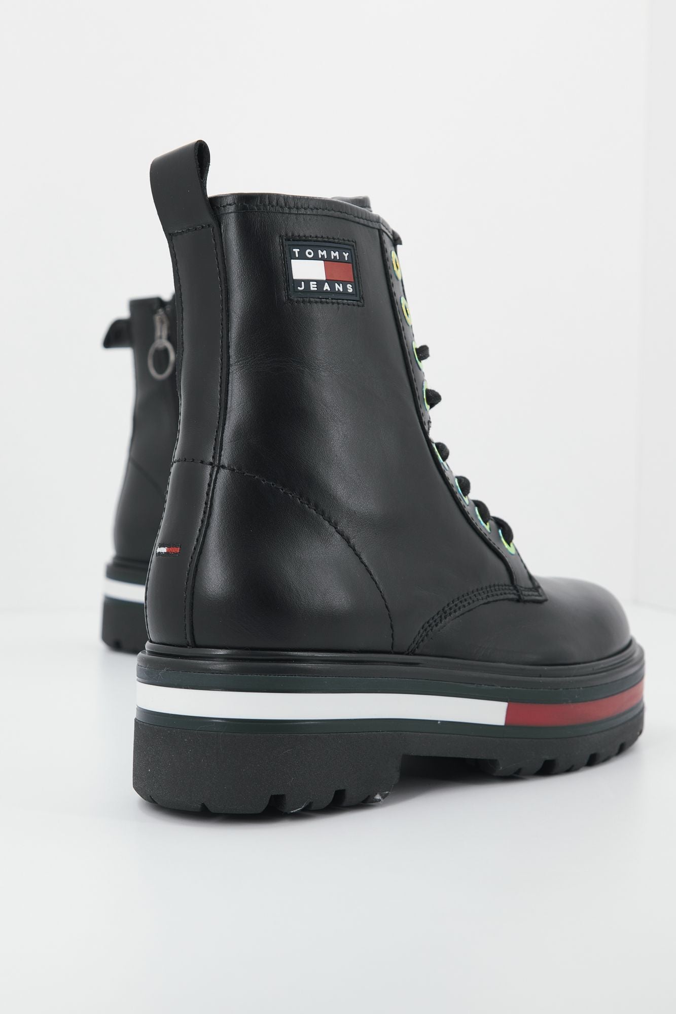 TOMMY JEANS EN0EN01580 en color NEGRO (3)