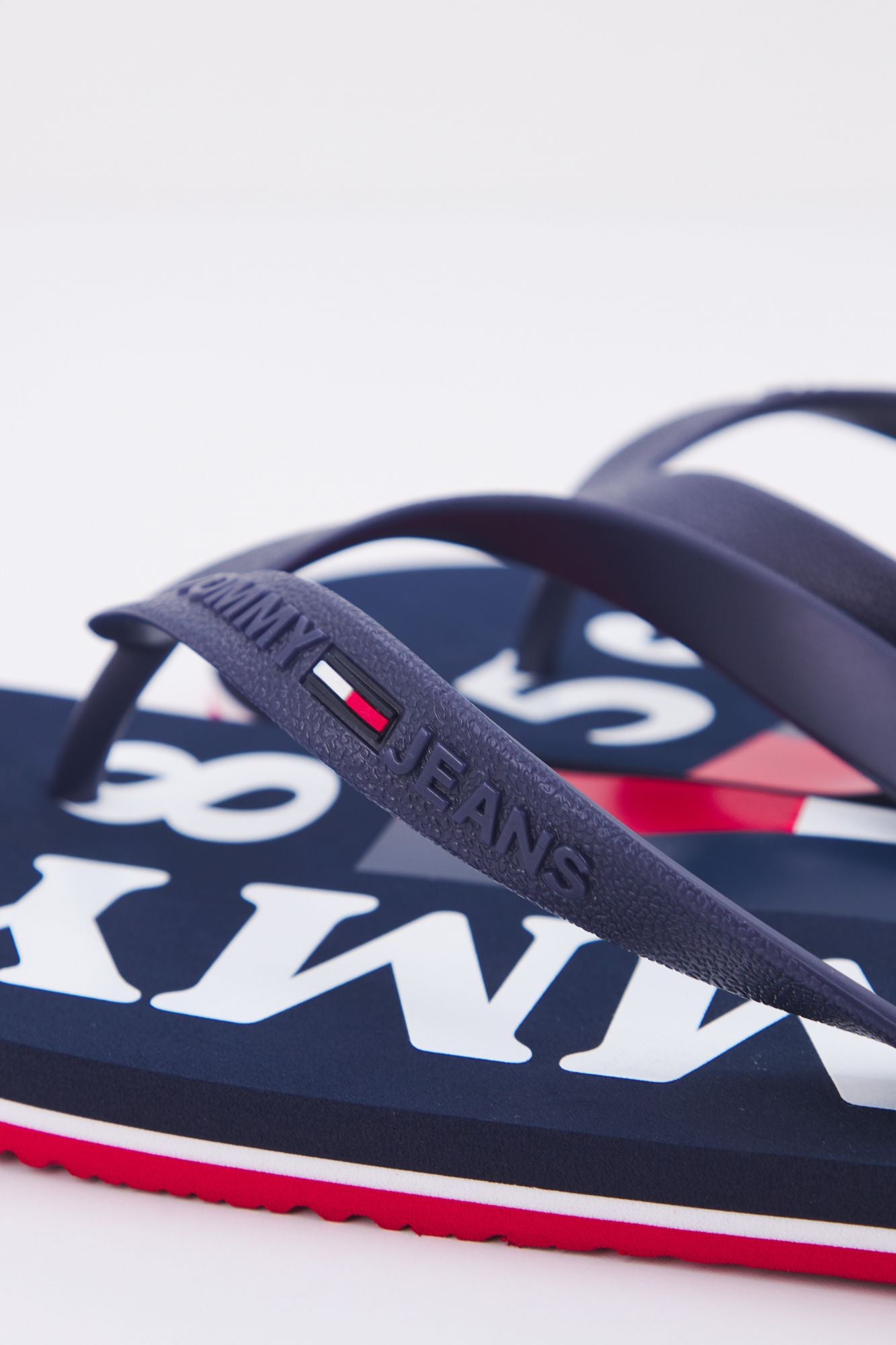 TOMMY JEANS RUBBER THONG BEACH en color AZUL (6)