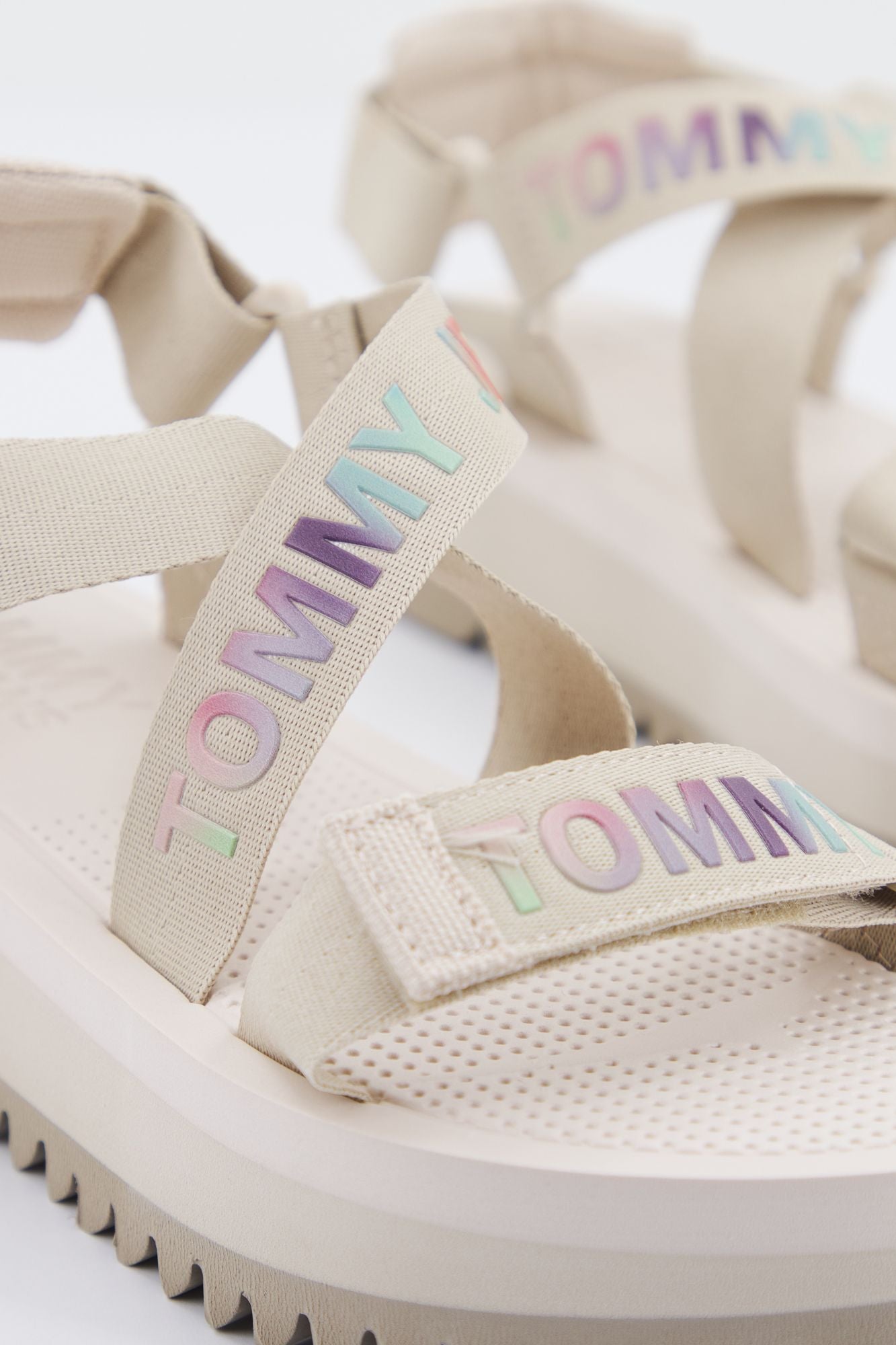 TOMMY JEANS FLATFORM EVA TIE DYE WEB en color BEIS (4)