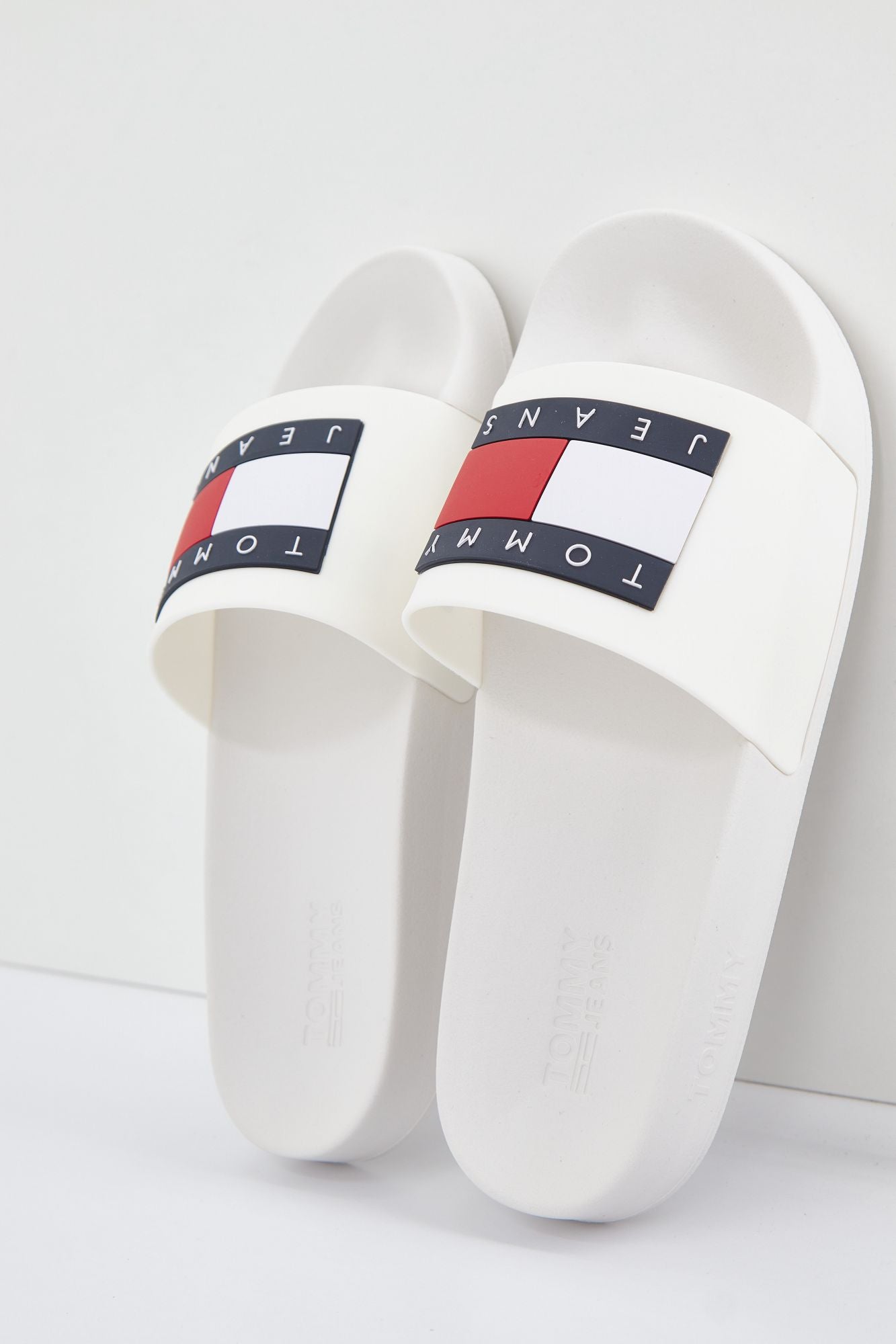 TOMMY JEANS EN0EN01889 en color BLANCO (4)