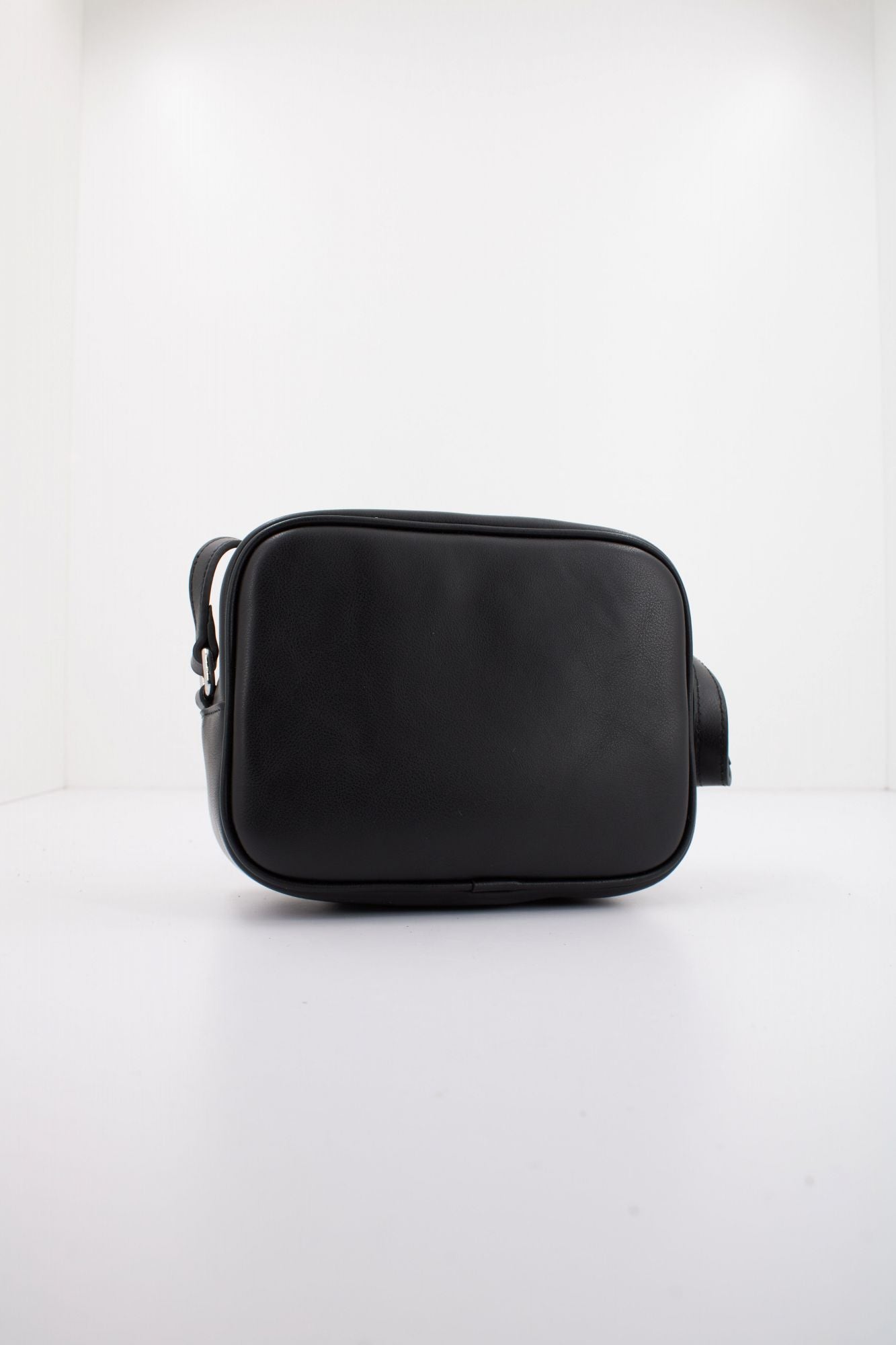 TOMMY JEANS TJW ESS MUST CAMERA BAG en color NEGRO (3)