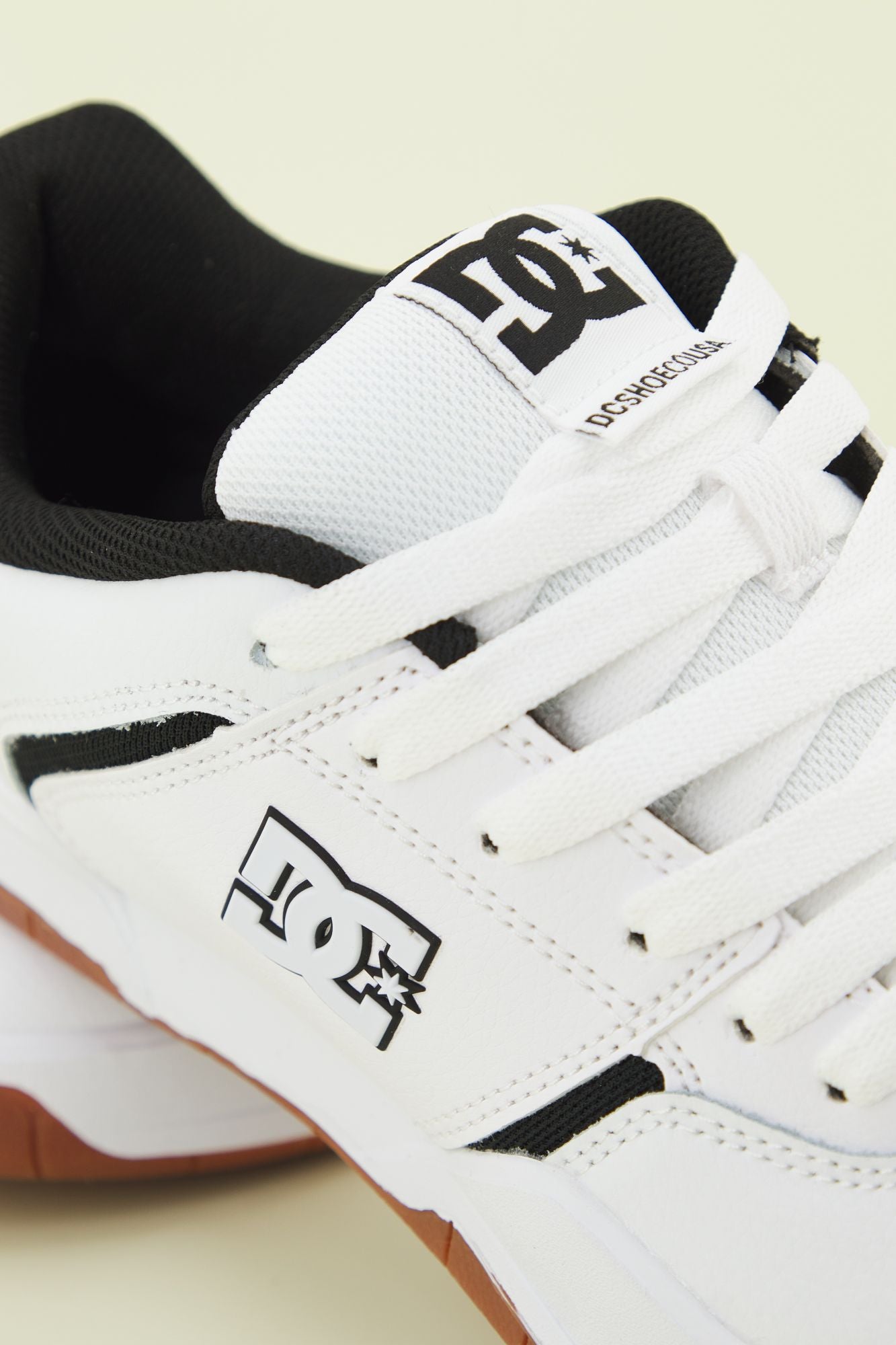 DC CENTRAL M SHOE en color BLANCO (4)