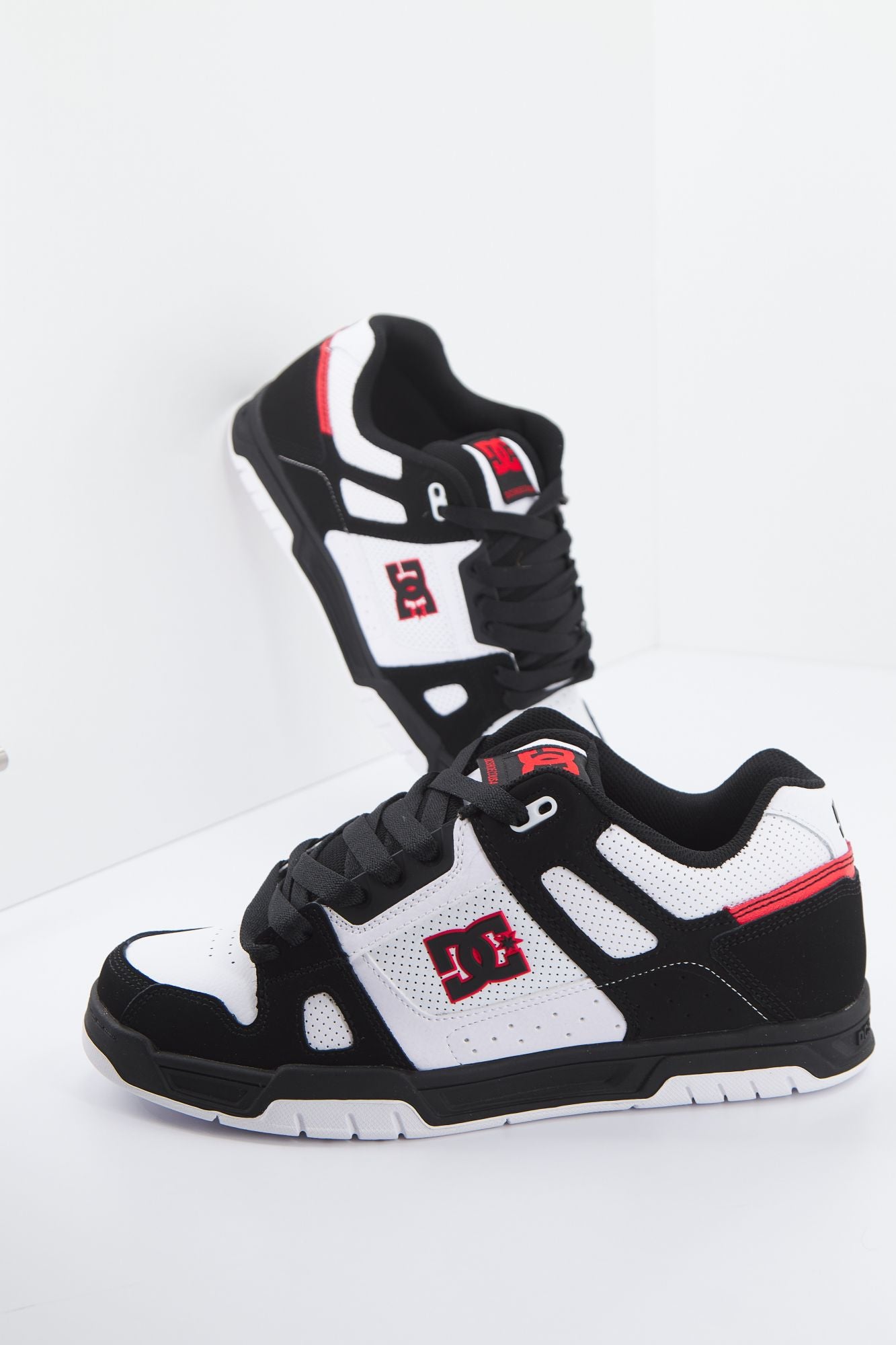 DC STAG en color BLANCO (1)