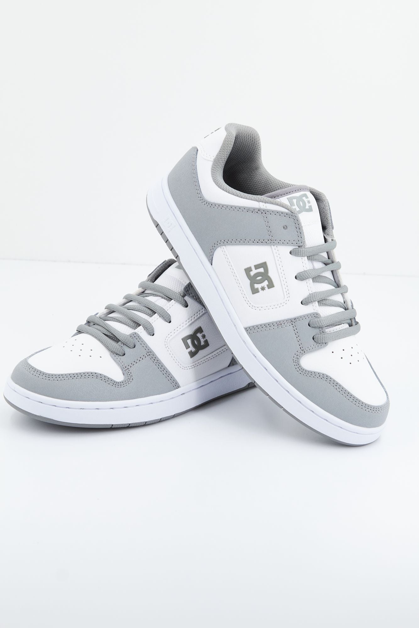 DC MANTECA 4 M SHOE en color GRIS (2)