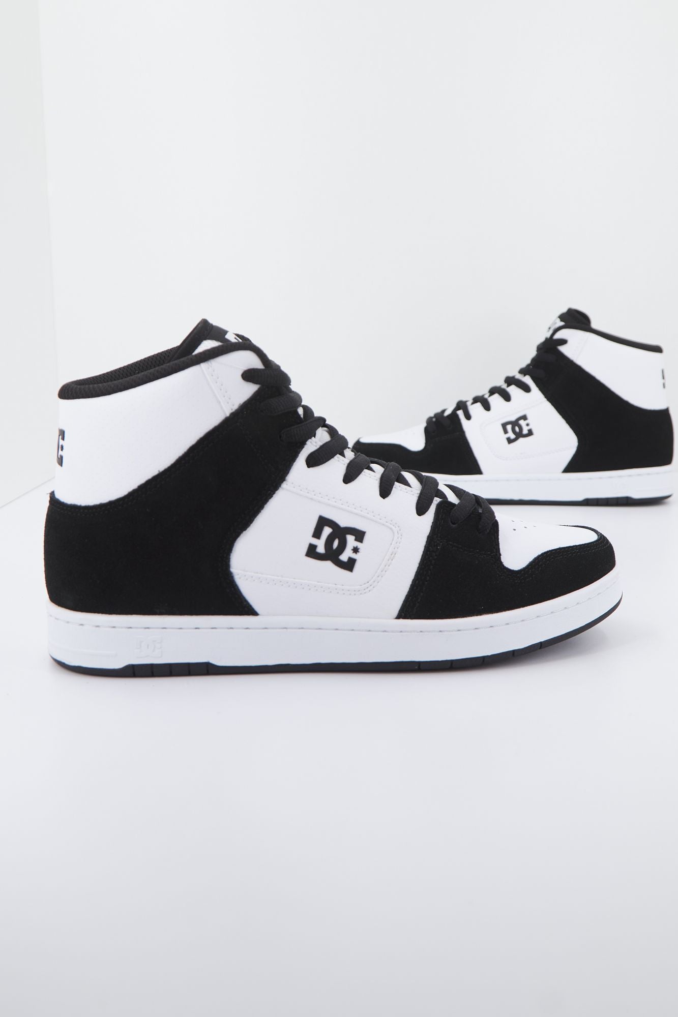 DC 136426 en color BLANCO (2)