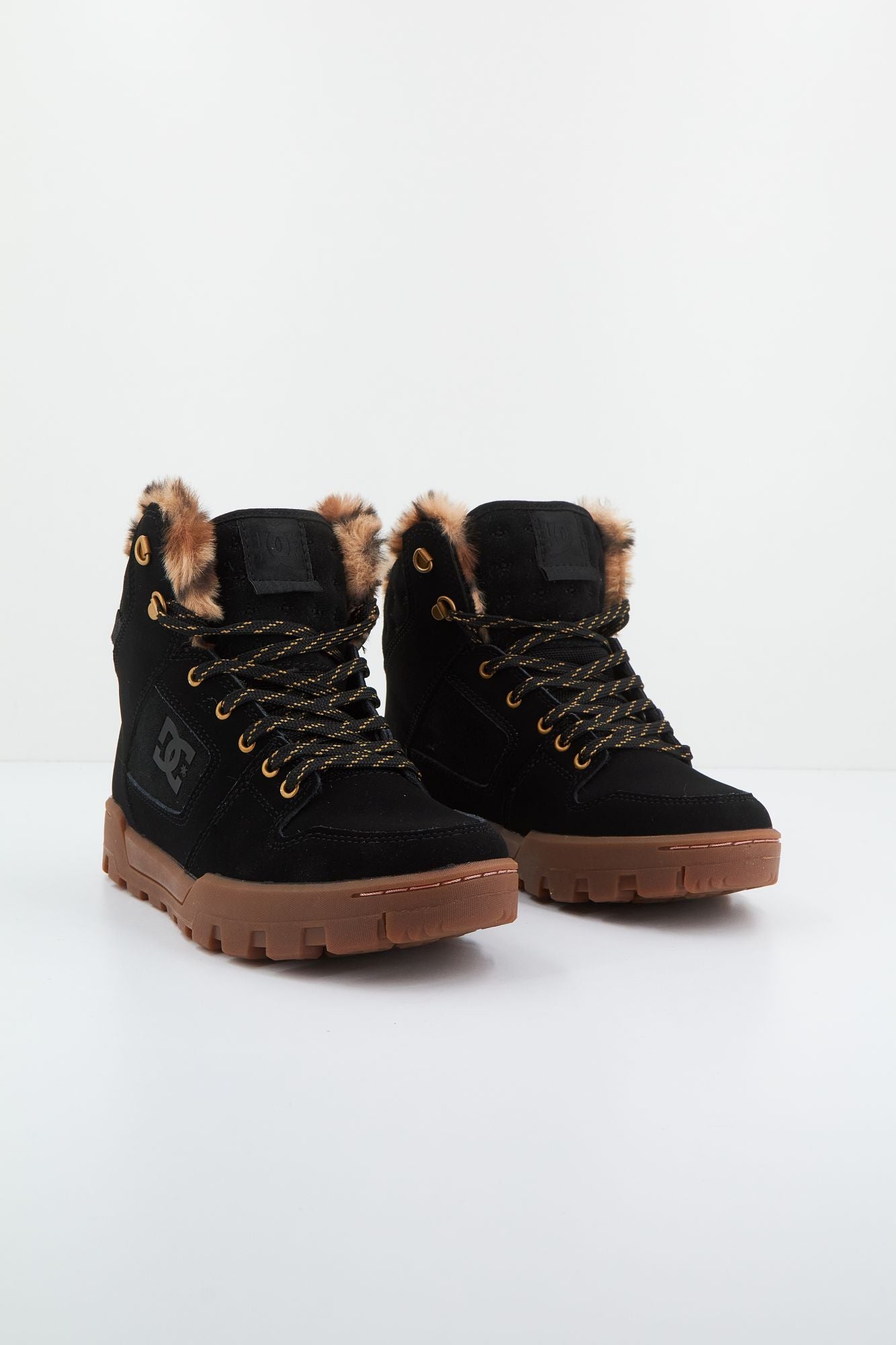 DC MANTECA 4 BOOT en color NEGRO (1)