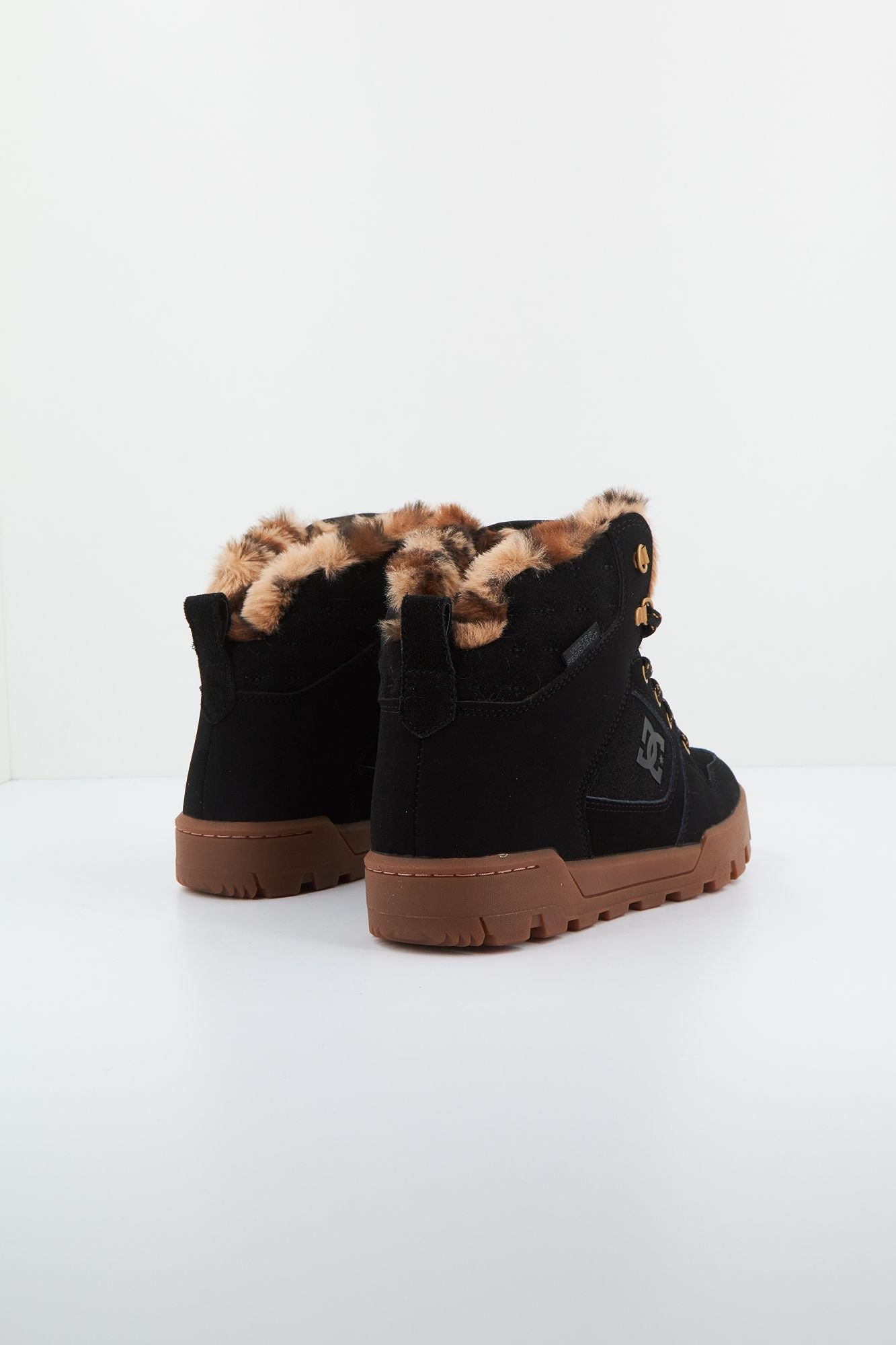 DC MANTECA 4 BOOT en color NEGRO (3)