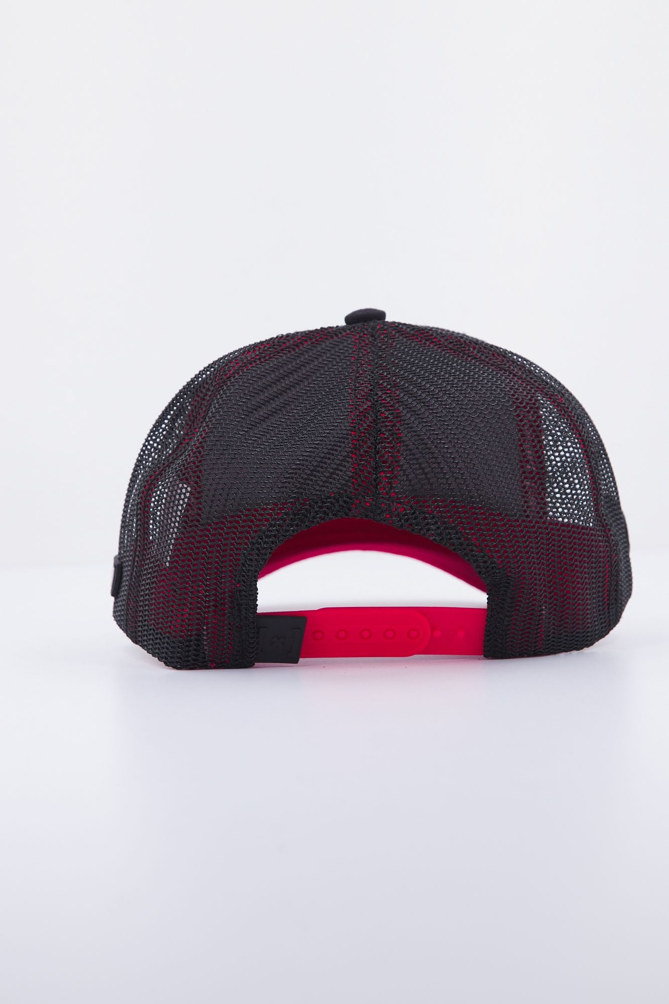 CAPSLAB KOJIRO en color NEGRO (3)