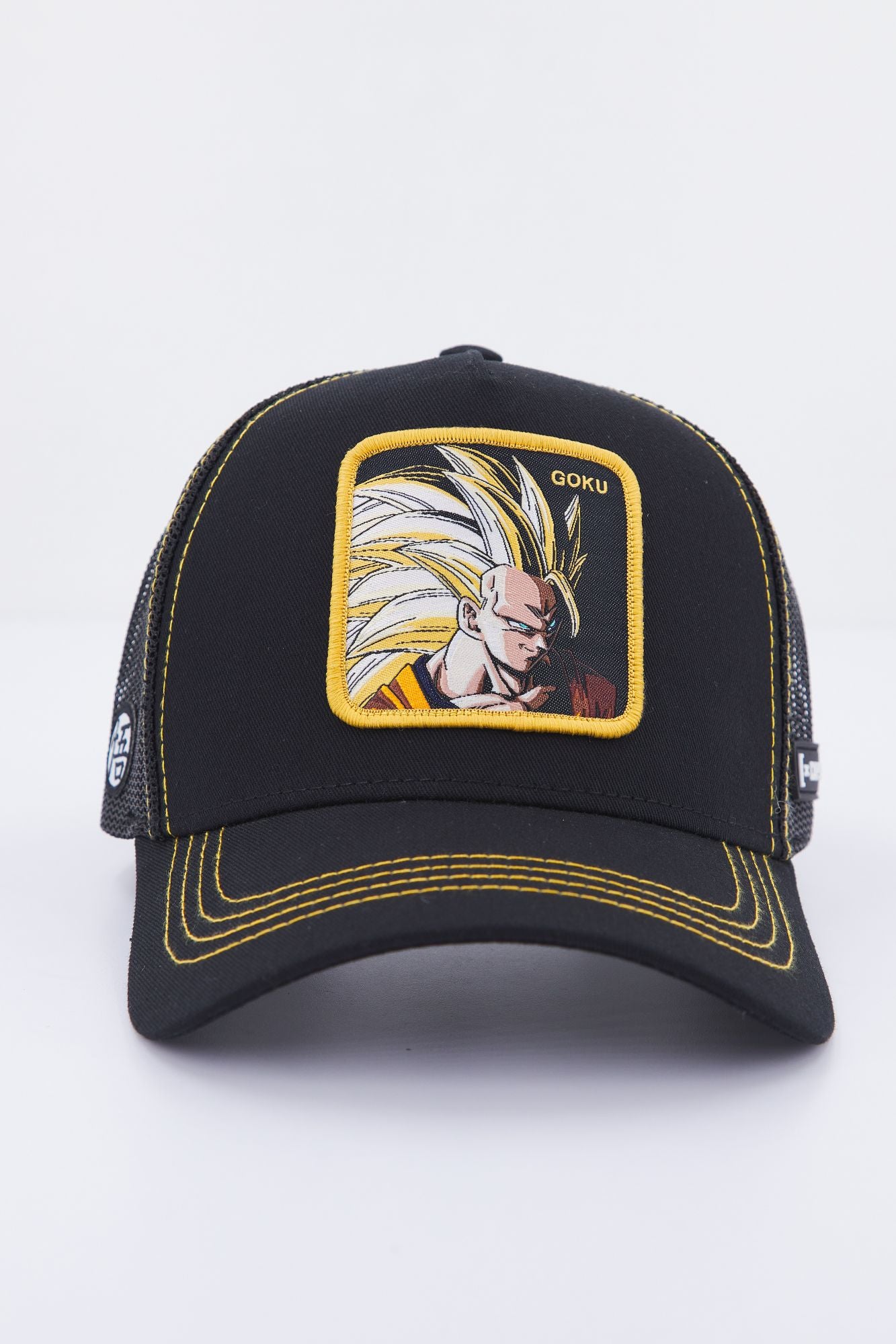 CAPSLAB GOKU en color NEGRO (1)