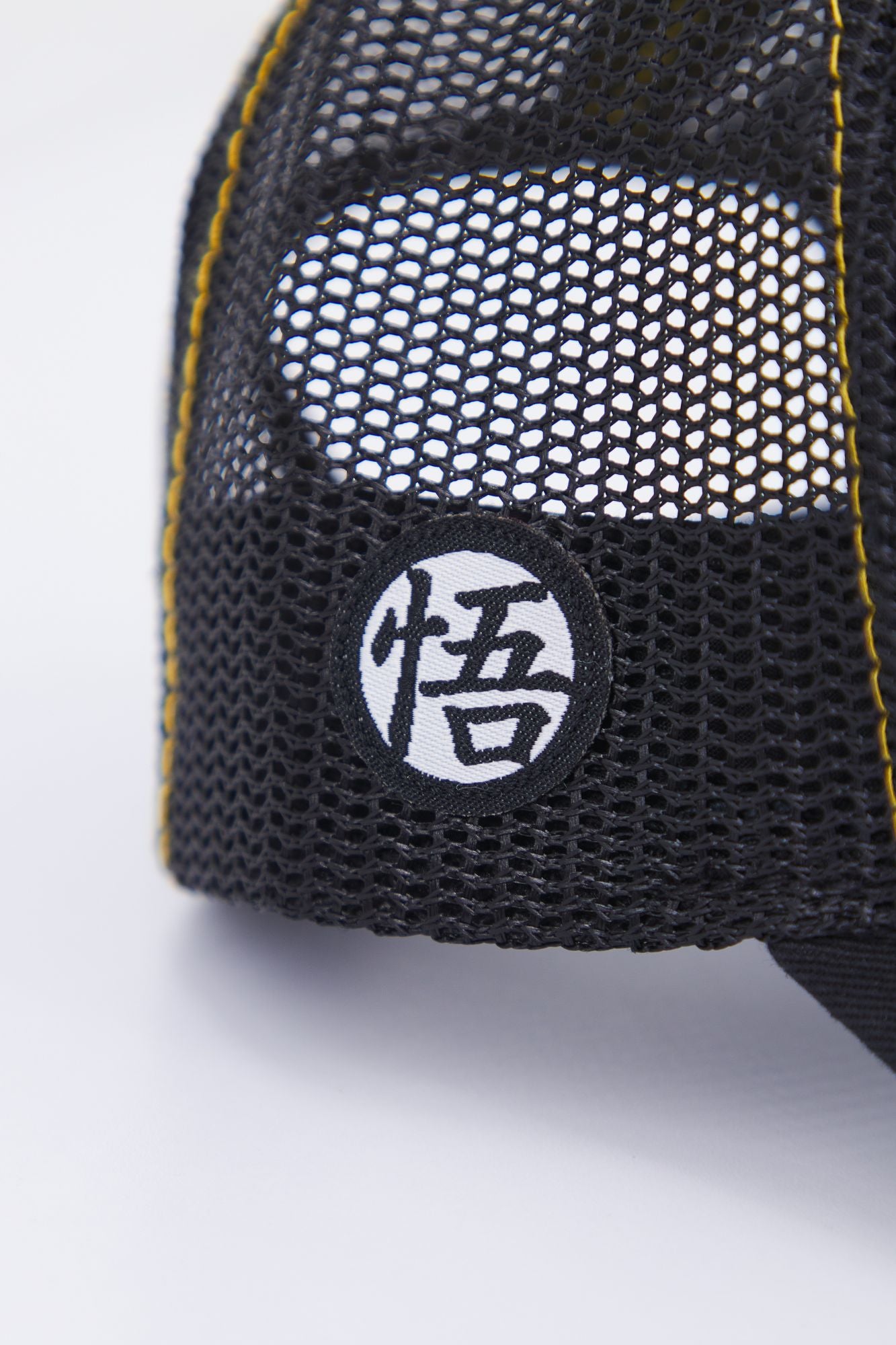 CAPSLAB GOKU en color NEGRO (4)