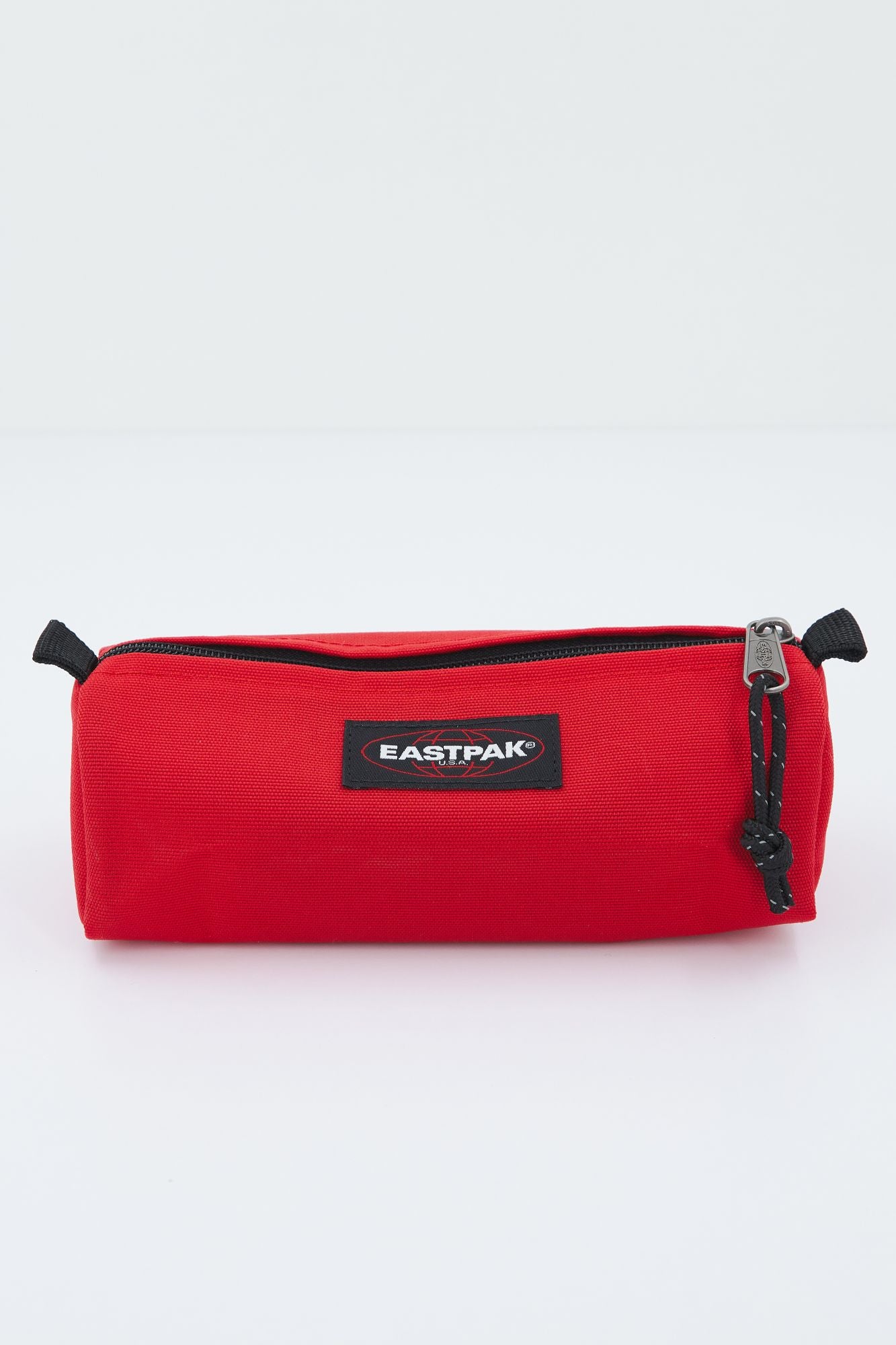 EASTPAK BENCHMARK SINGLE en color ROJO (1)