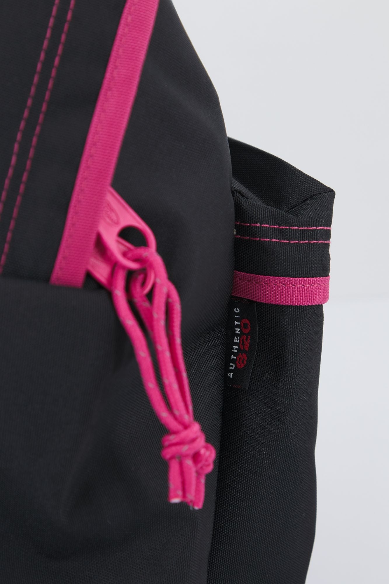 EASTPAK PADDED PAK'R en color NEGRO (4)