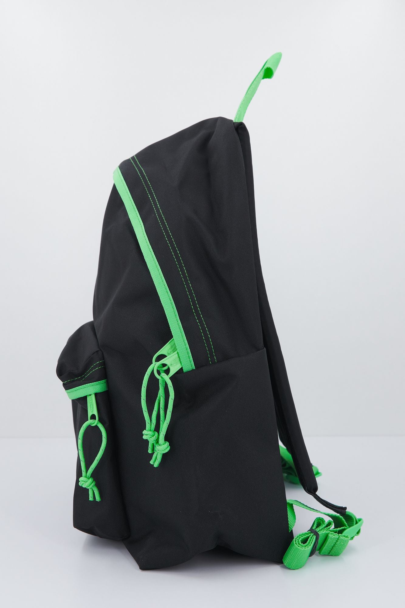 EASTPAK PADDED PAK'R en color NEGRO (2)