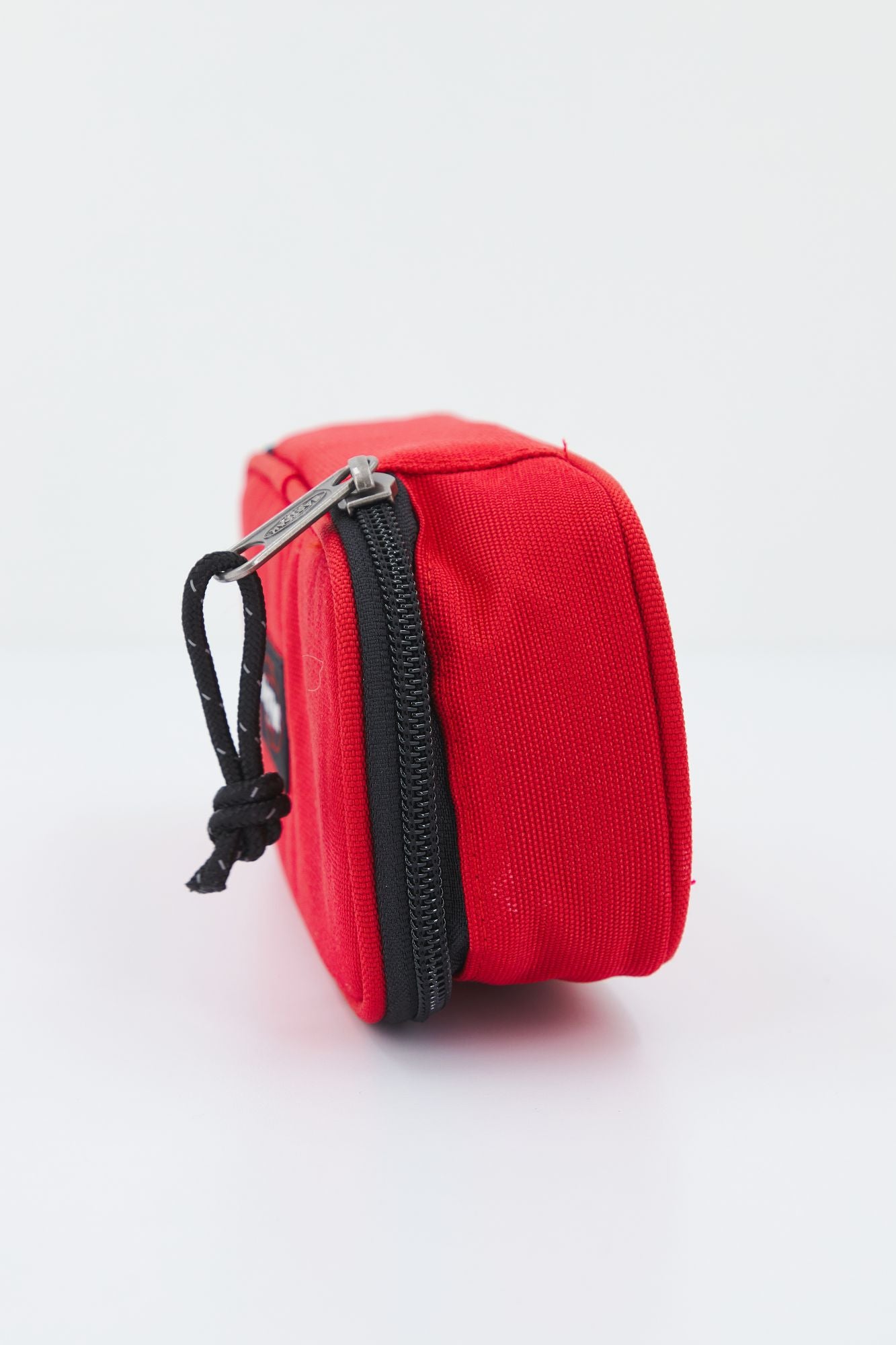 EASTPAK OVAL SINGLE en color ROJO (2)