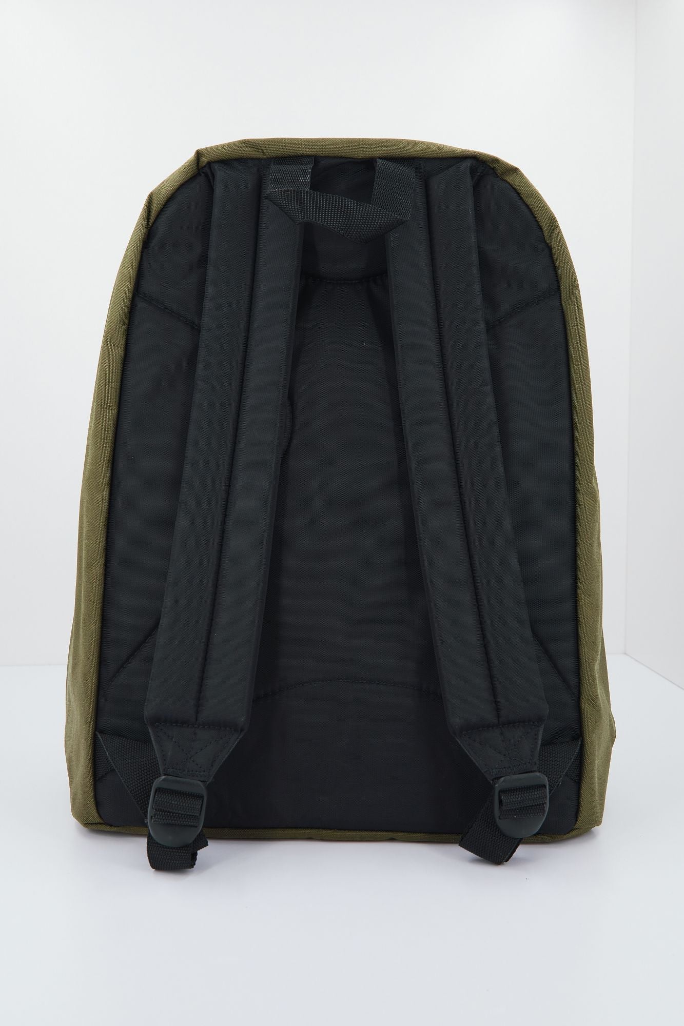 EASTPAK OUT OF OFFICE en color VERDE (3)