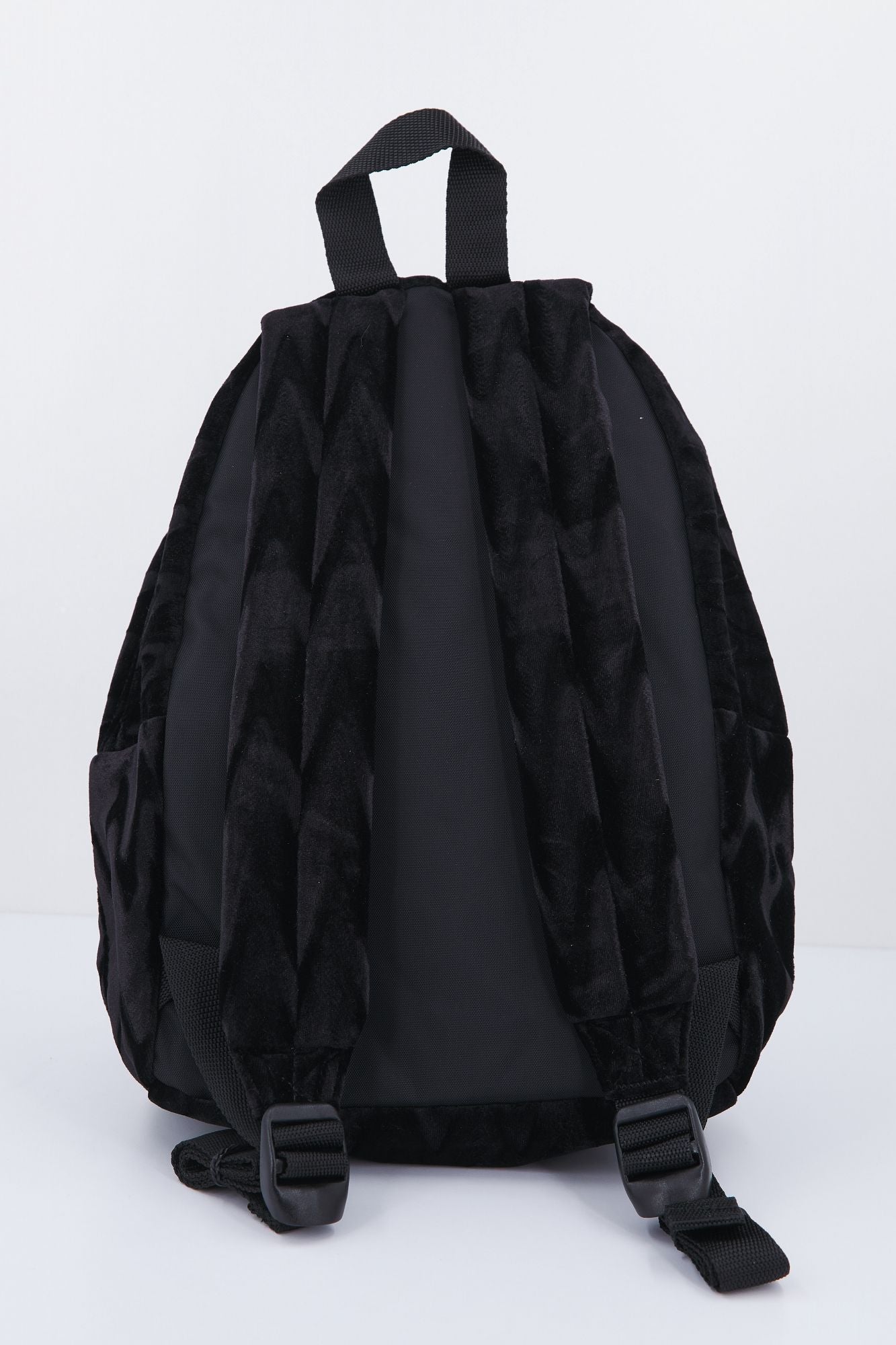 EASTPAK ORBIT en color NEGRO (3)
