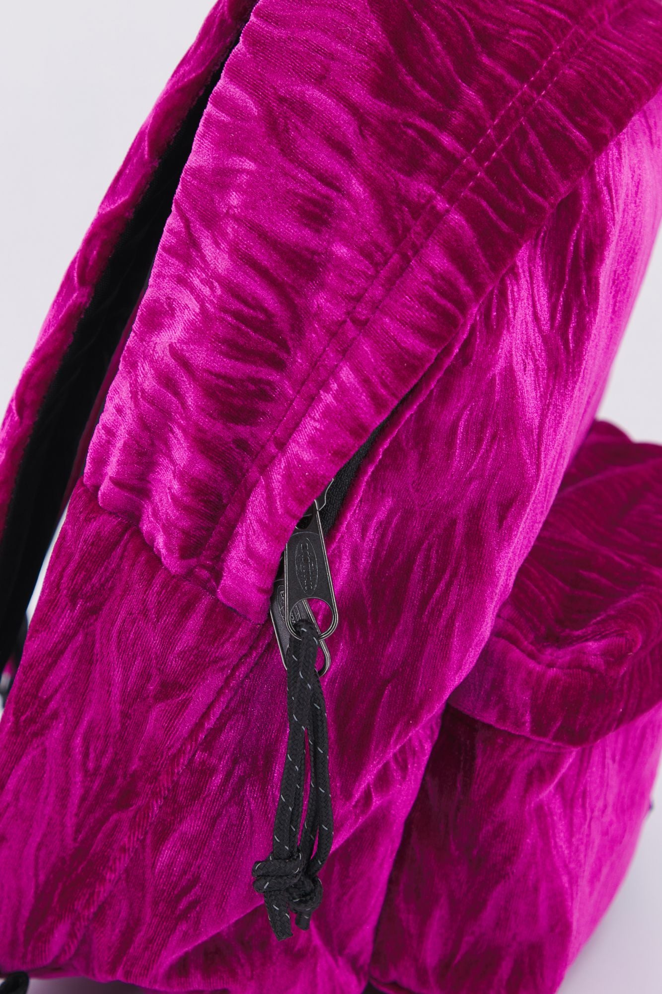 EASTPAK ORBIT en color ROSA (4)