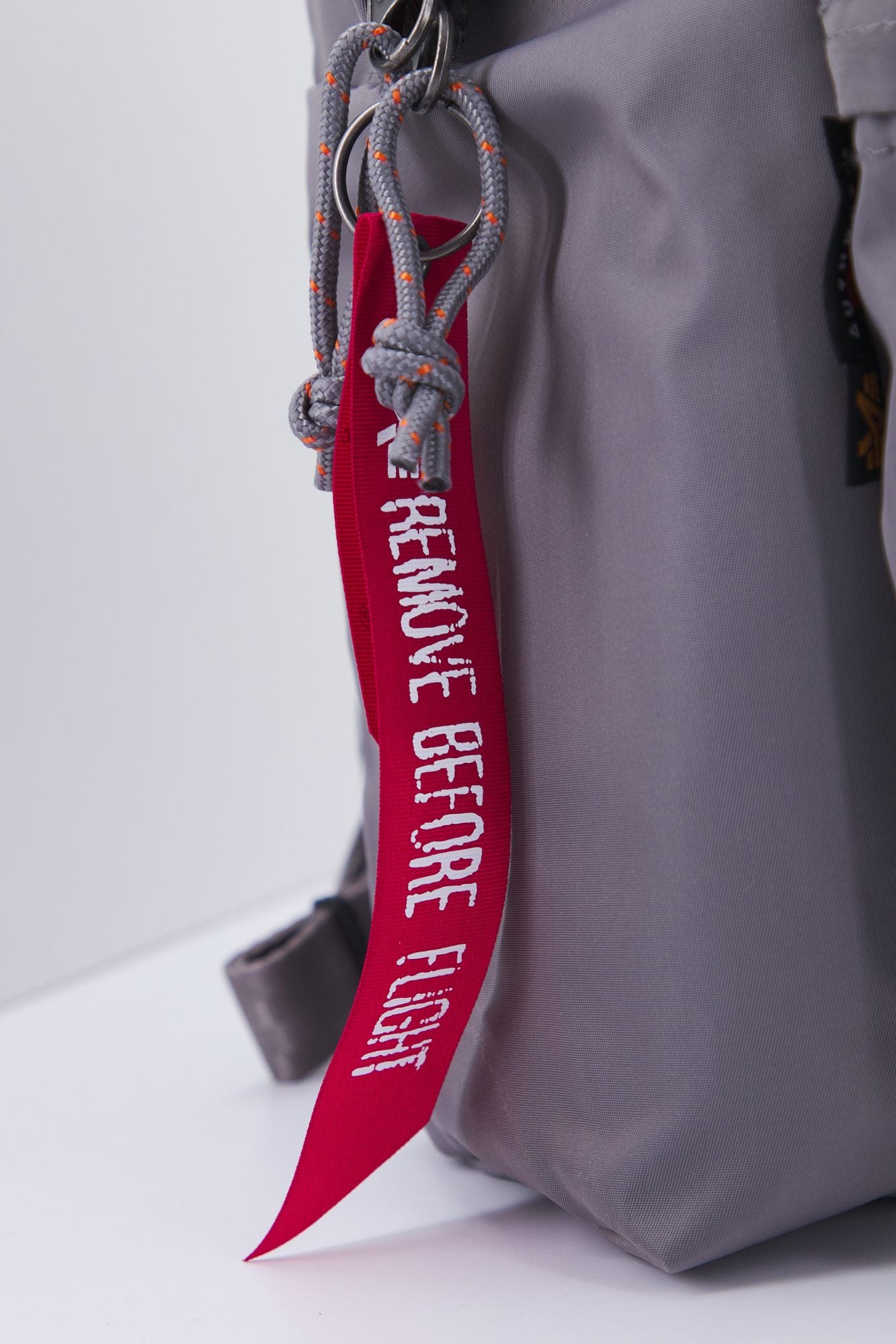 EASTPAK PADDED PAK'R en color GRIS (4)