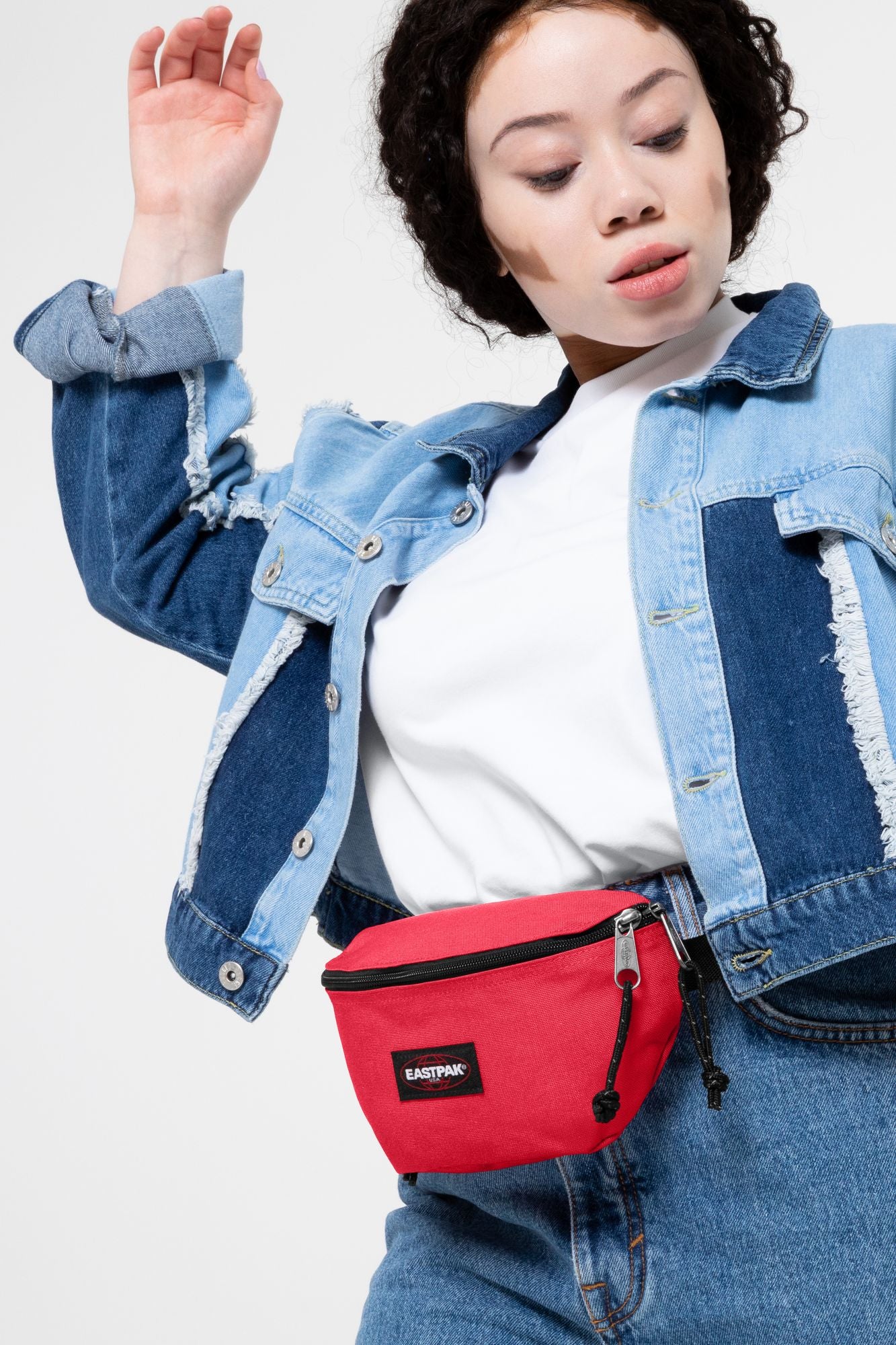 EASTPAK SPRINGER en color ROSA (1)