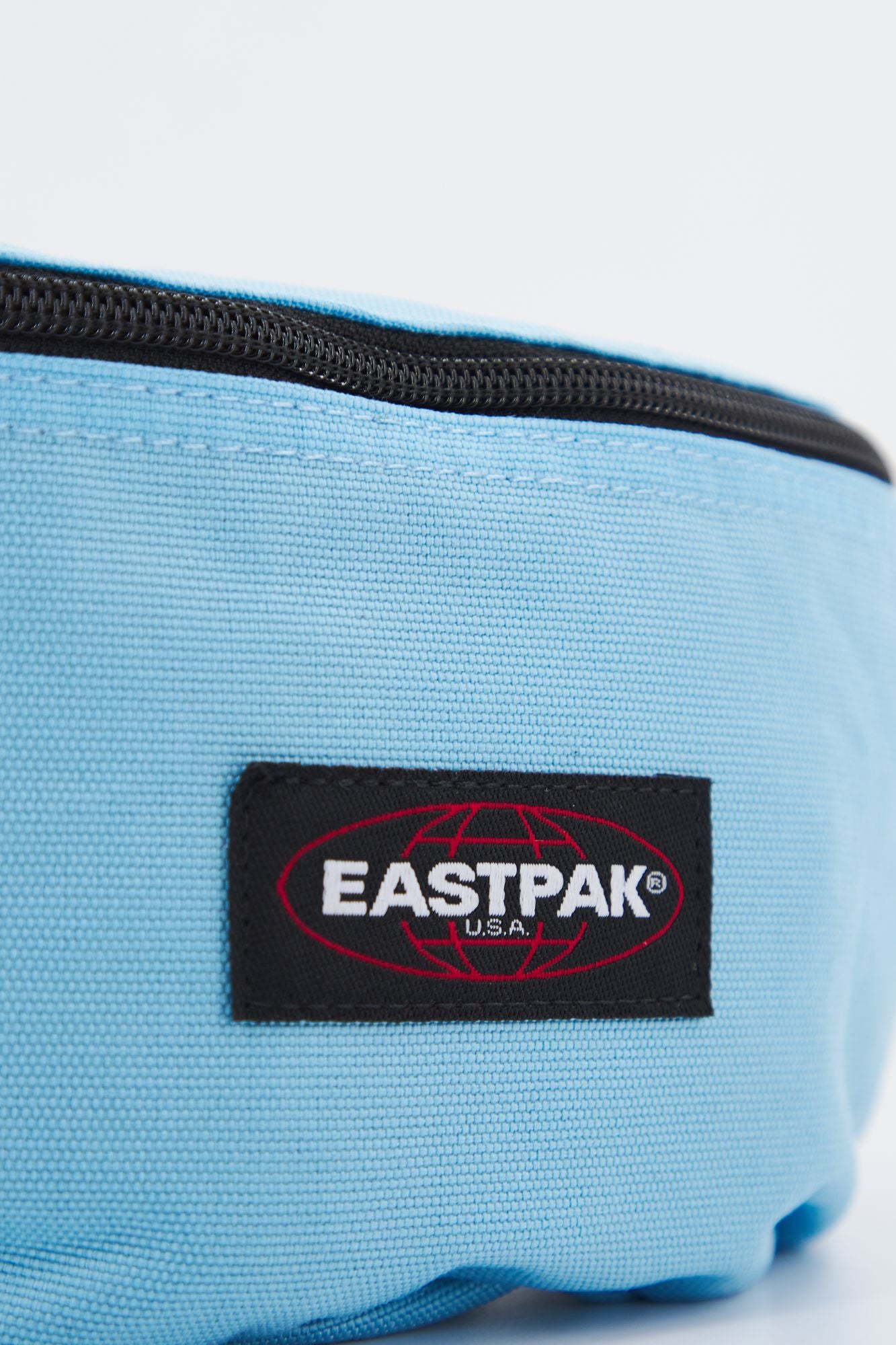 EASTPAK SPRINGER en color AZUL (4)