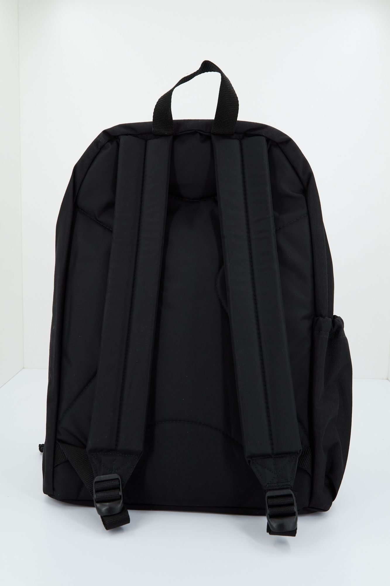 EASTPAK OFFICE ZIPPL'R en color NEGRO (3)