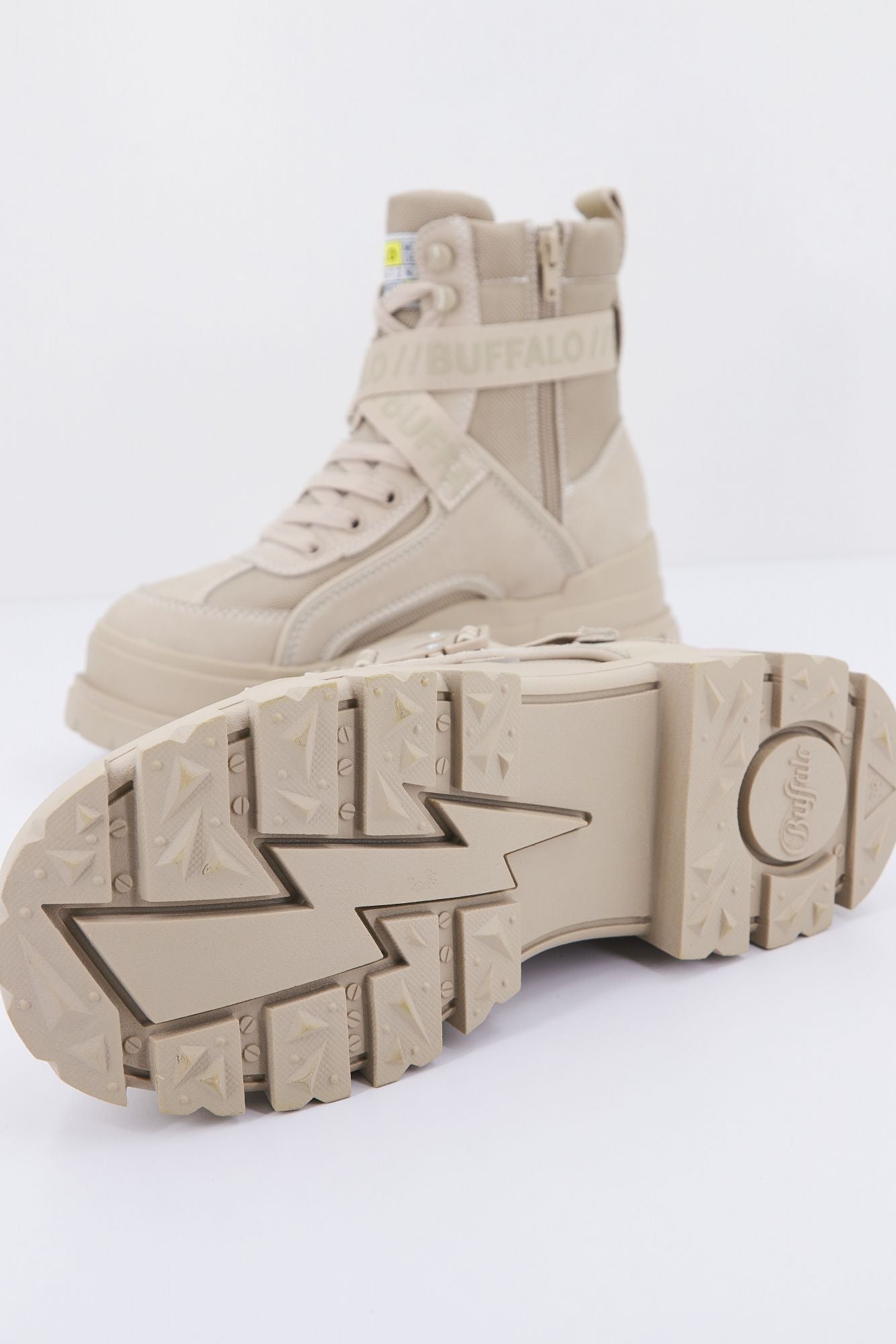 BUFFALO ASPHA COM1 VEGAN en color MARRON CLARO (4)