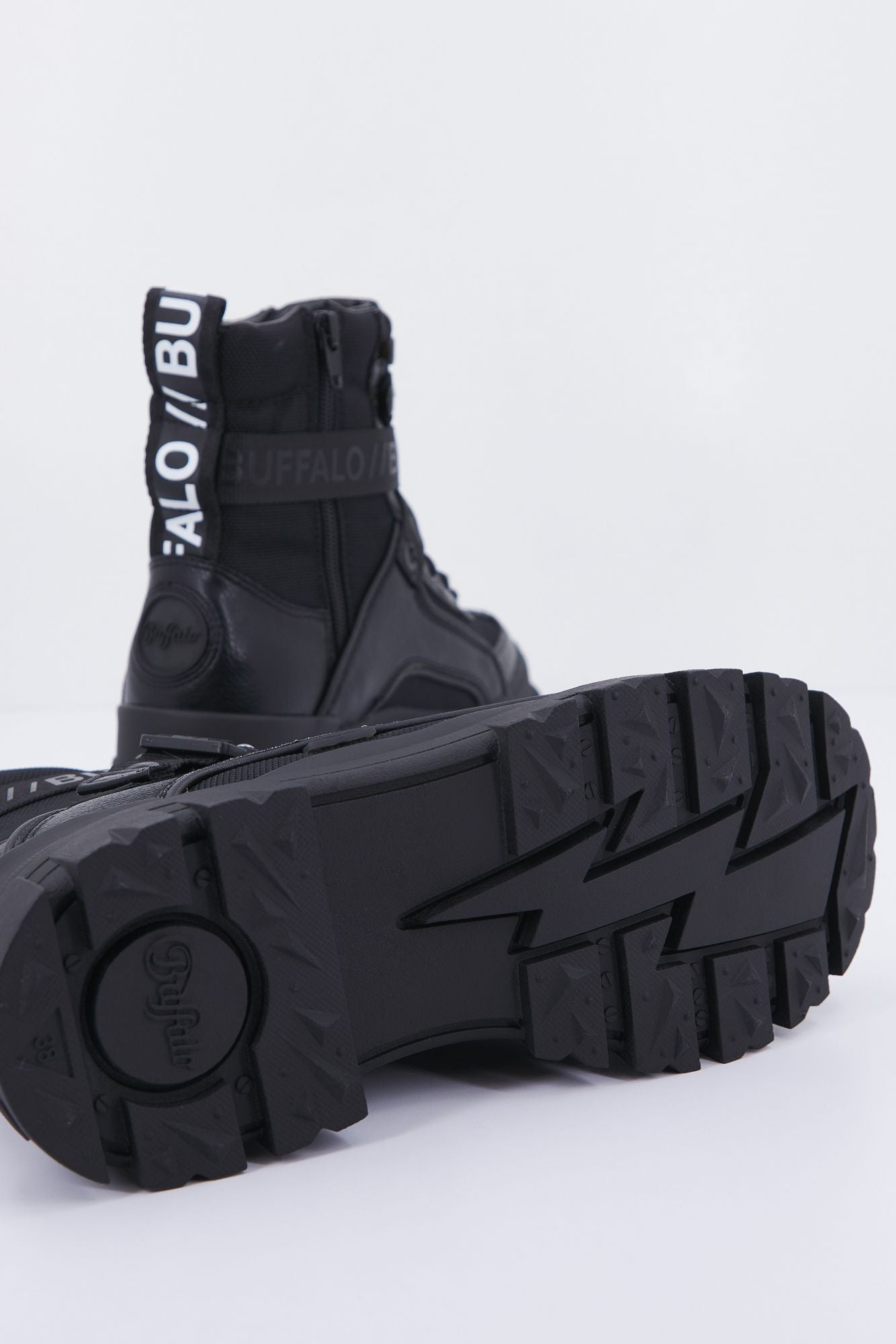BUFFALO ASPHA COM1 en color NEGRO (4)