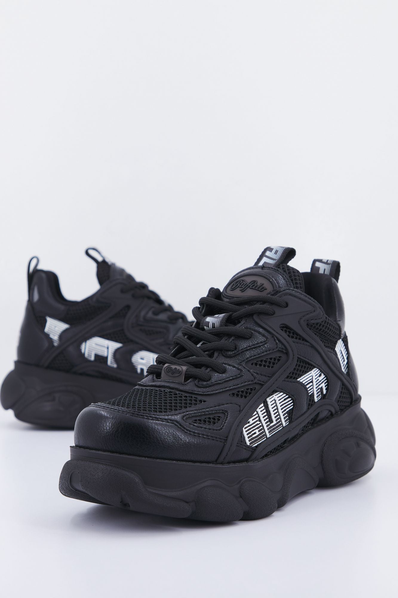 BUFFALO CLD GRID en color NEGRO (1)