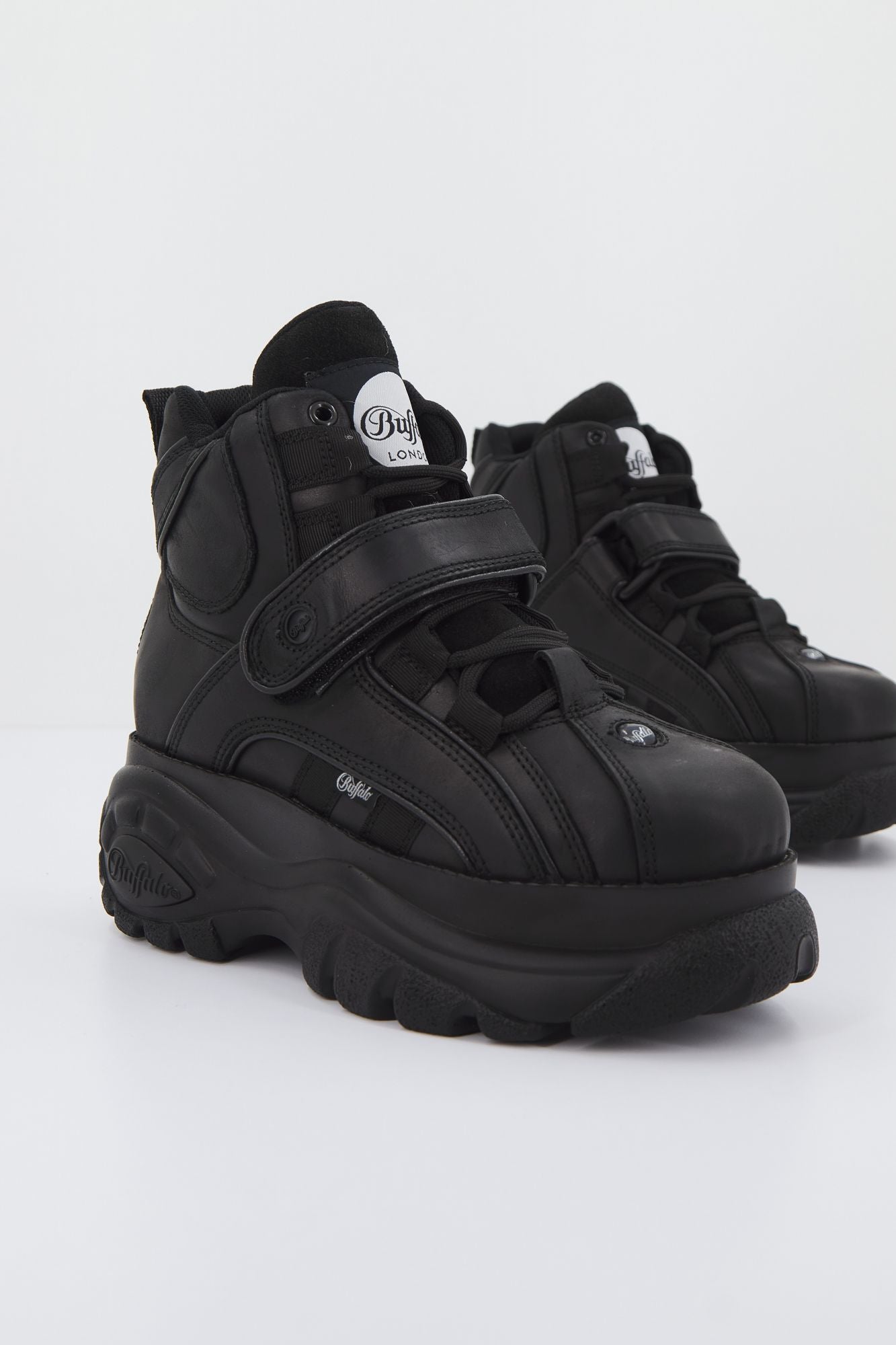 BUFFALO 1348-14 2.0 en color NEGRO (1)