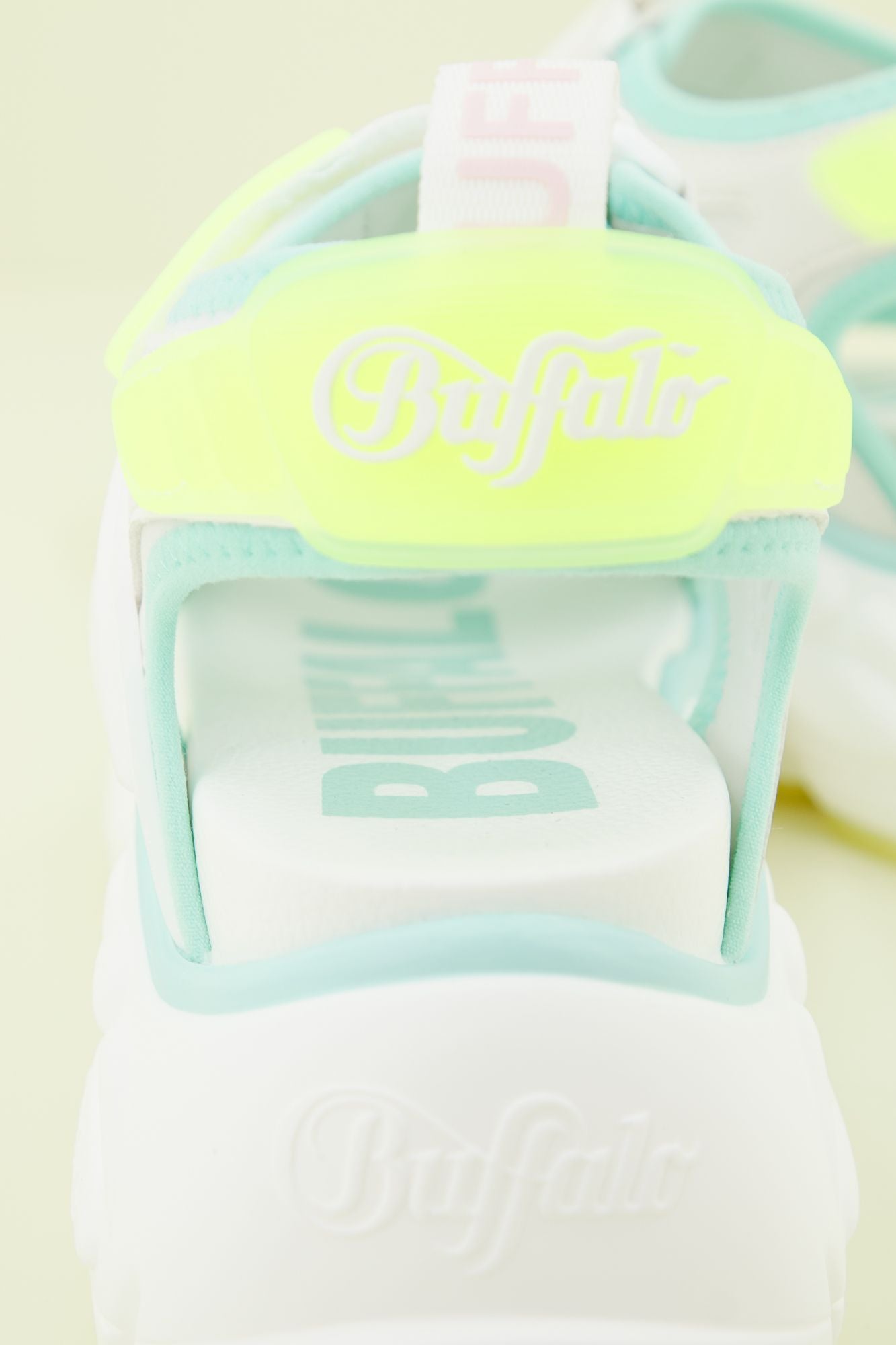 BUFFALO BINARY TRACK en color BLANCO (4)