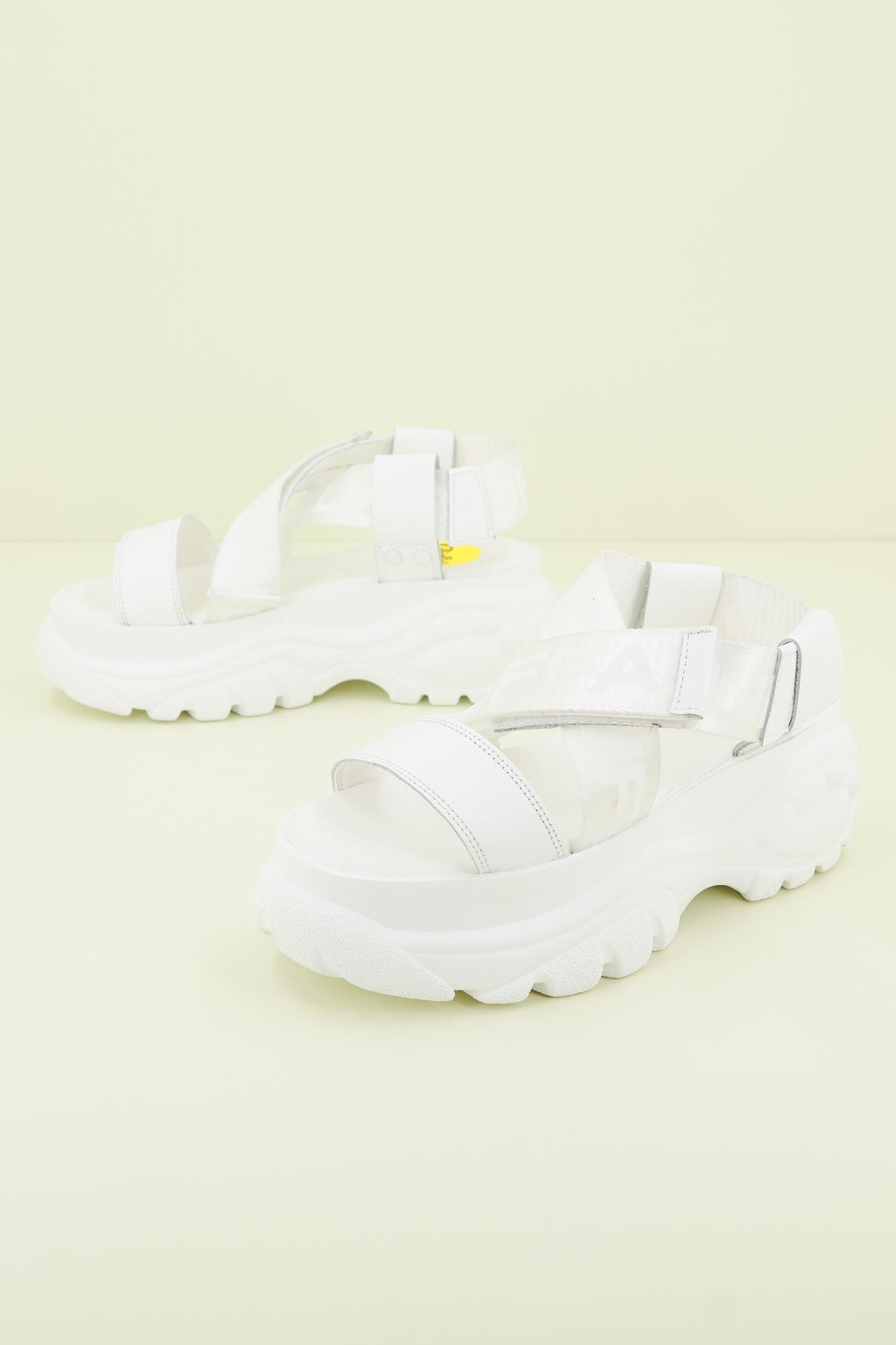 BUFFALO CLASSIC SND en color BLANCO (2)