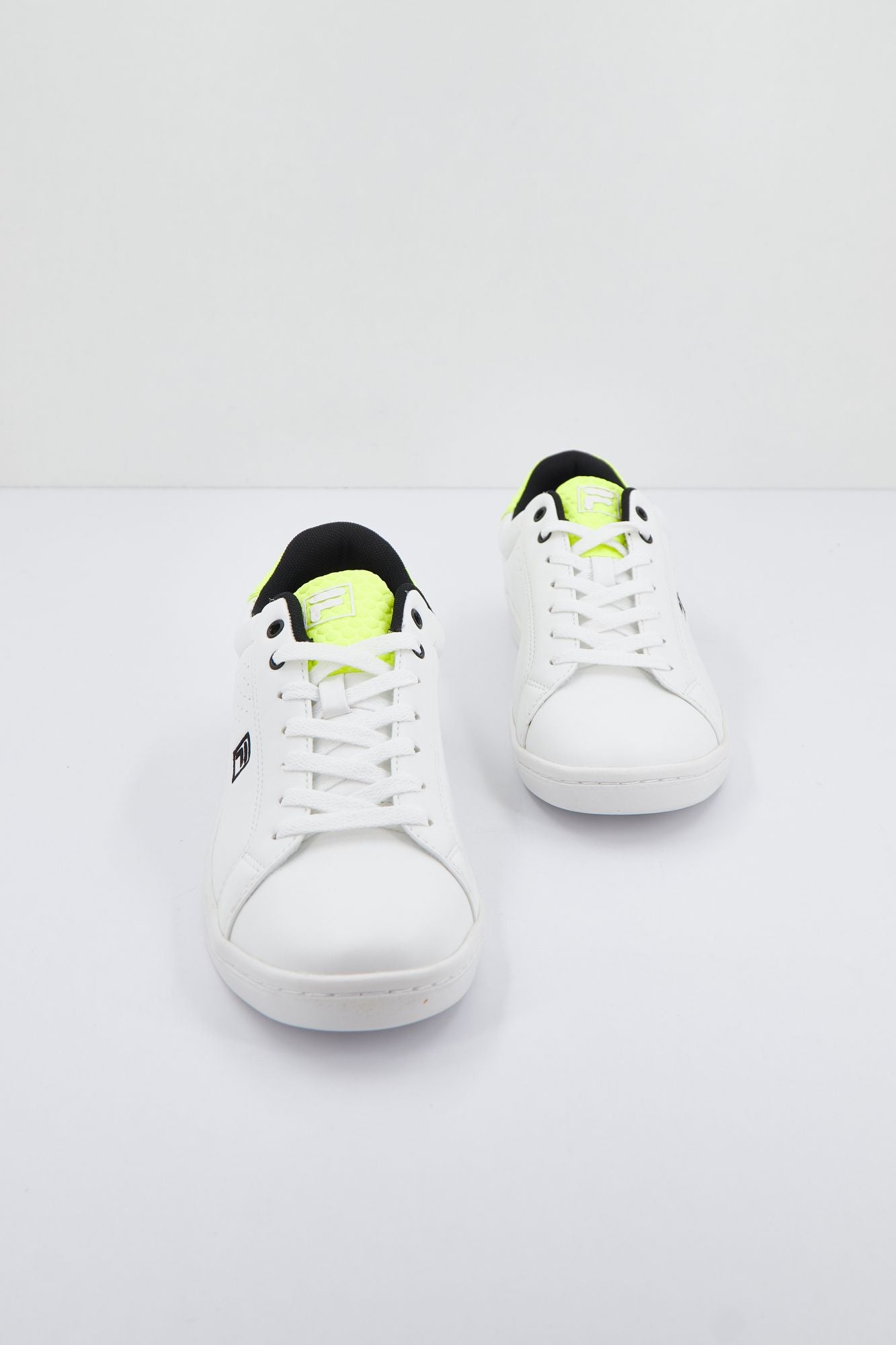 FILA CROSSCOURT 2 NT LOW en color BLANCO (3)