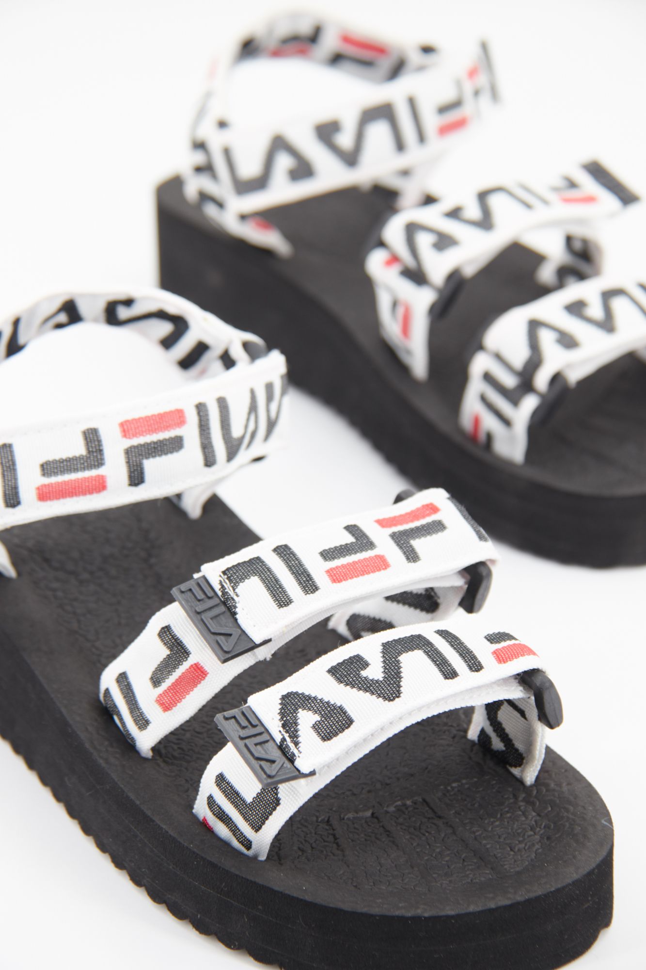 FILA TOMAIA LOGO en color BLANCO (2)