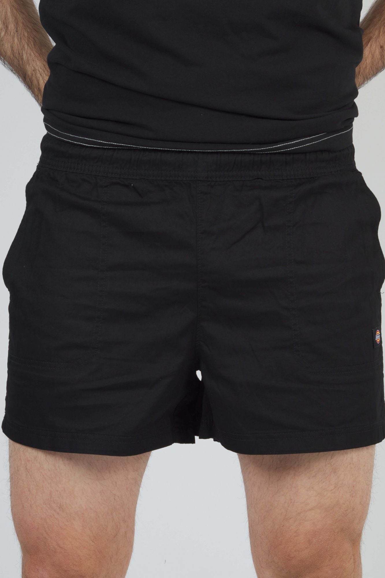 DICKIES VALE SHORT W en color NEGRO (1)