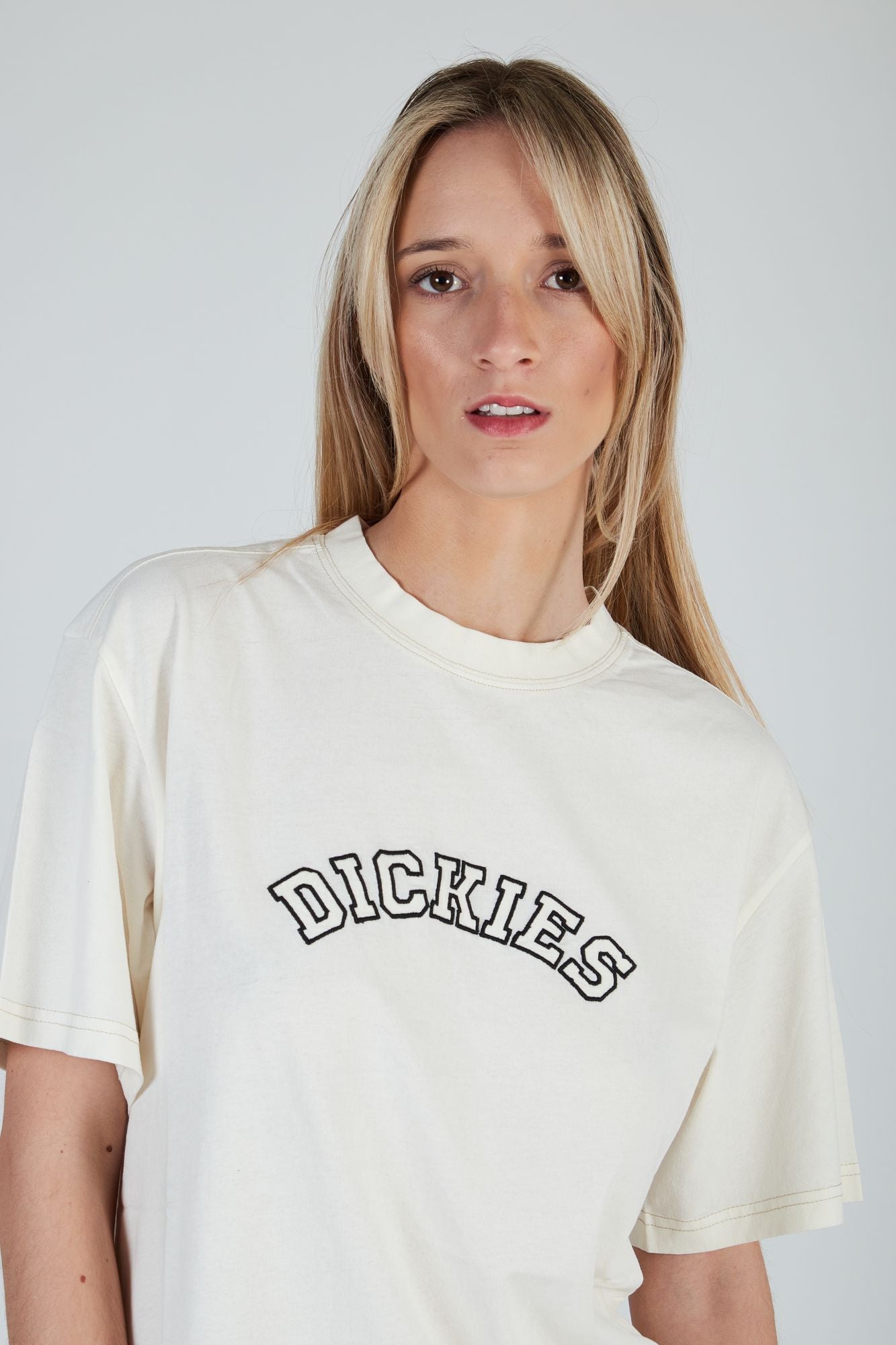 DICKIES WEST VALE TEE SS en color BLANCO (4)