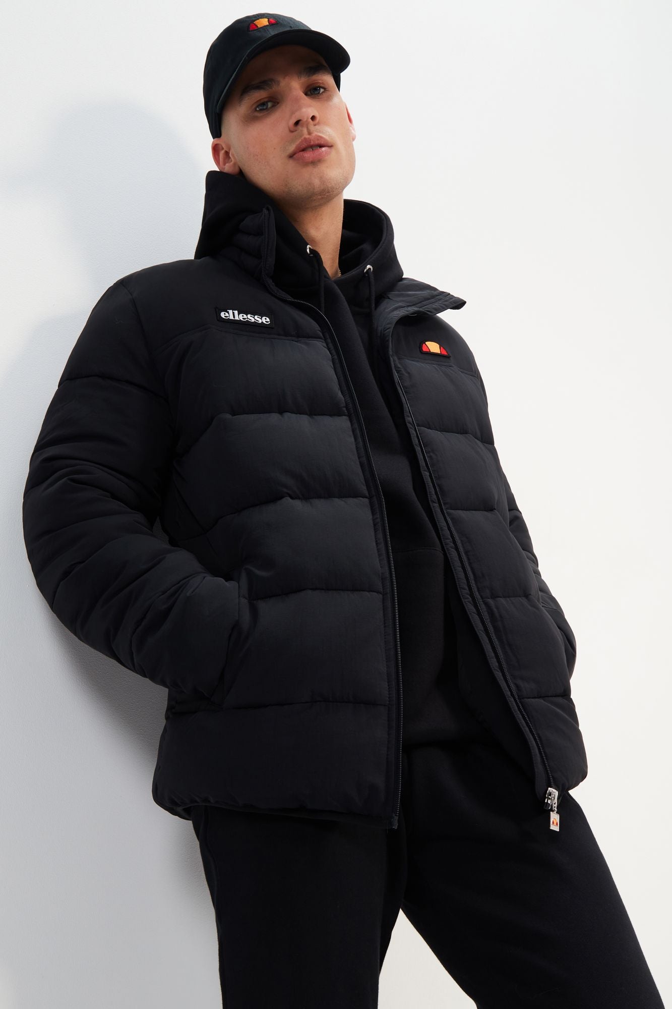 ELLESSE NEBULA PADDED JACKET en color NEGRO (4)