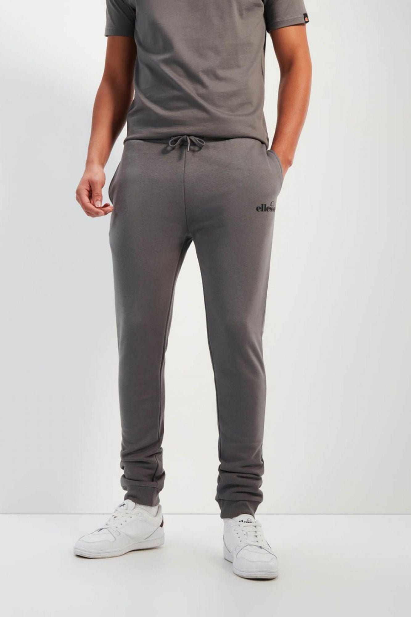 ELLESSE CRAVO JOGGER en color GRIS (1)