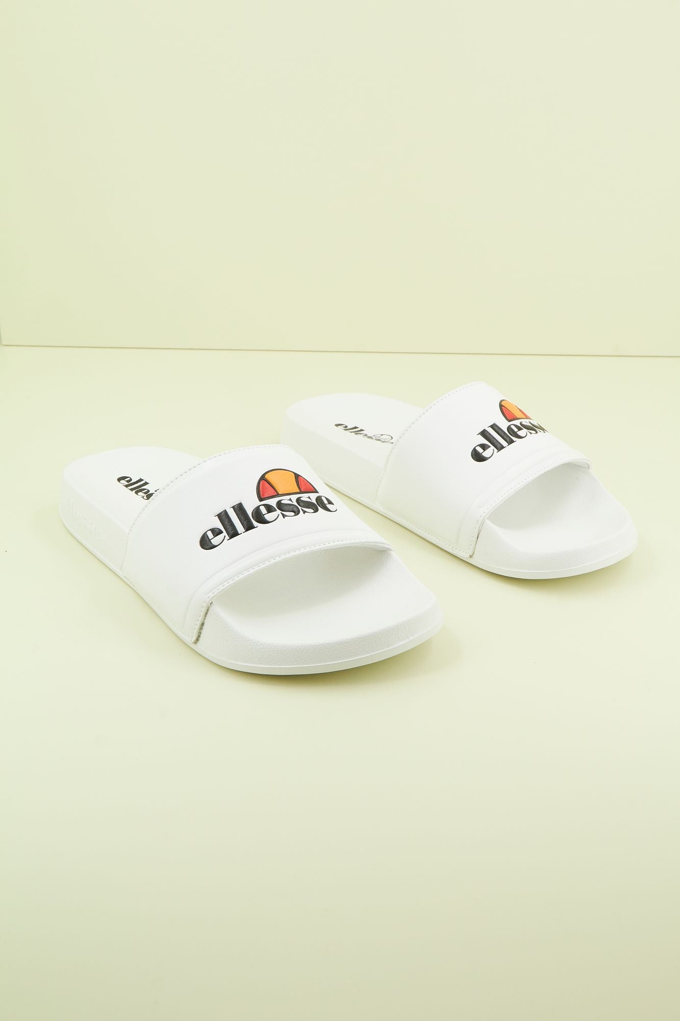 ELLESSE FILIPPO SLIDE en color BLANCO (1)
