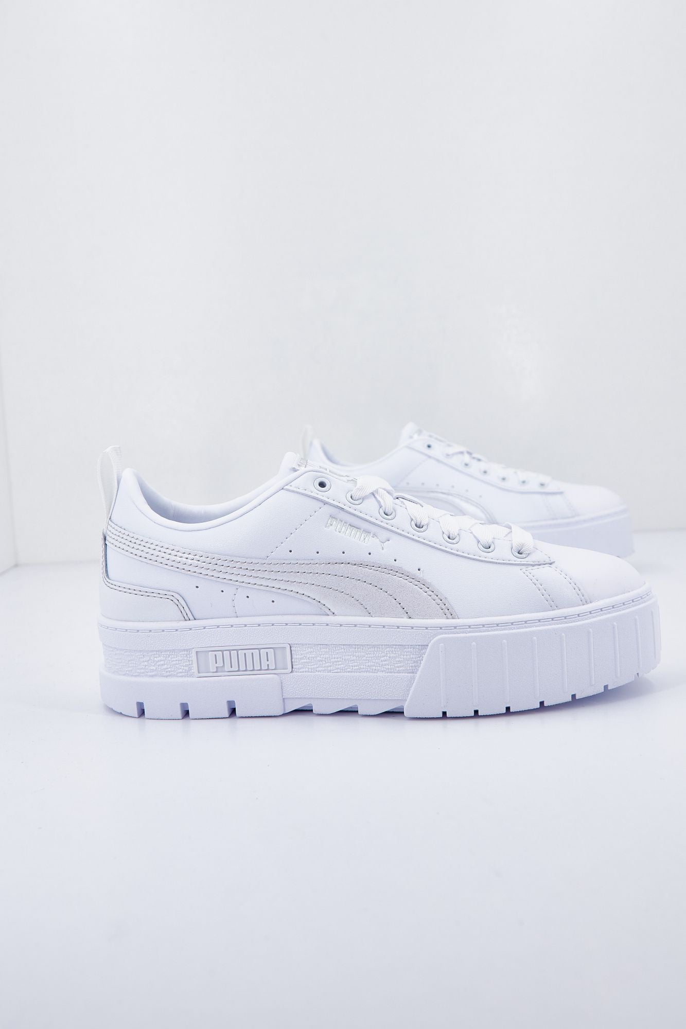 PUMA MAYZE GLOW en color BLANCO (2)